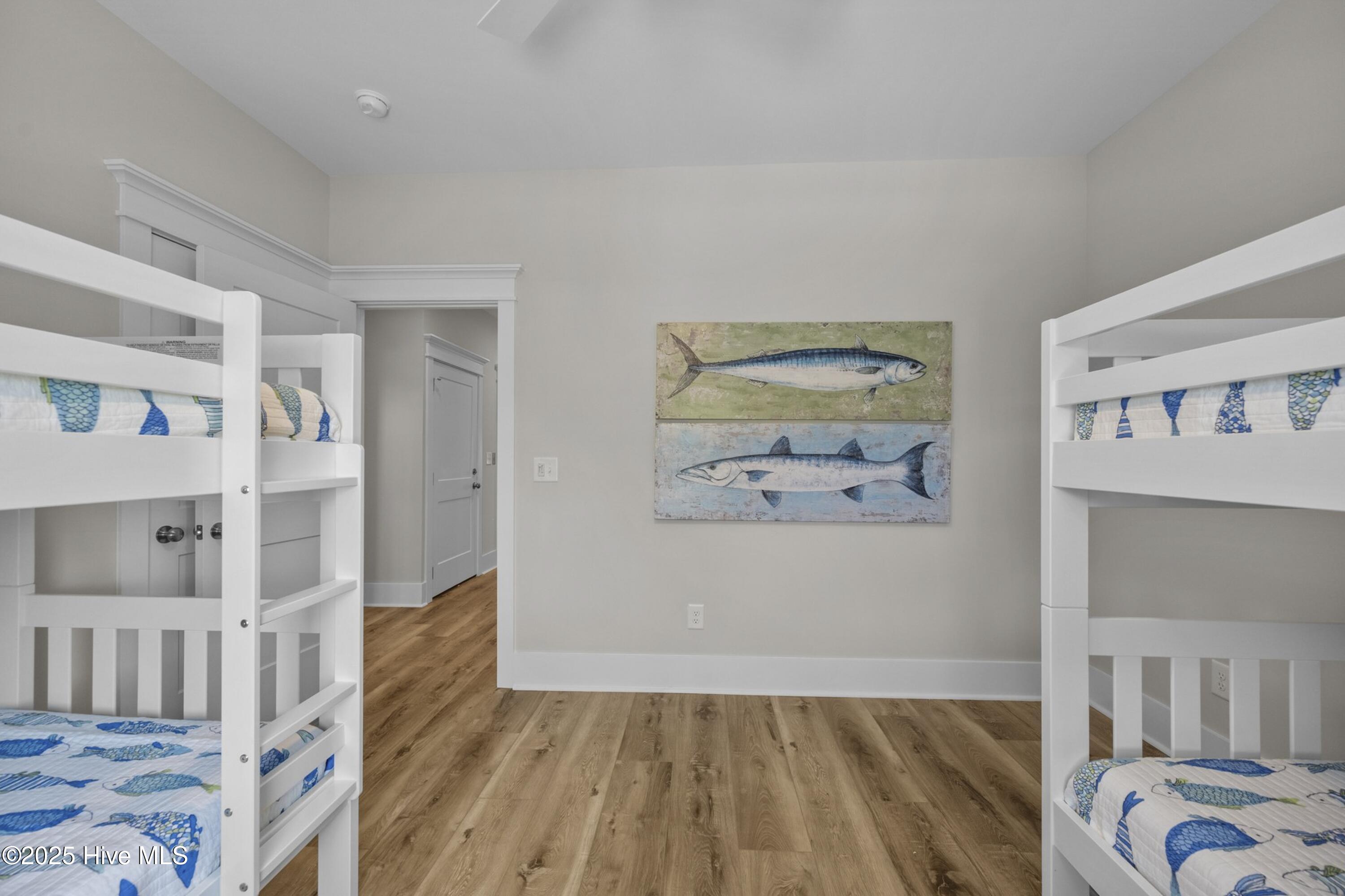 100510701 | Photo 39