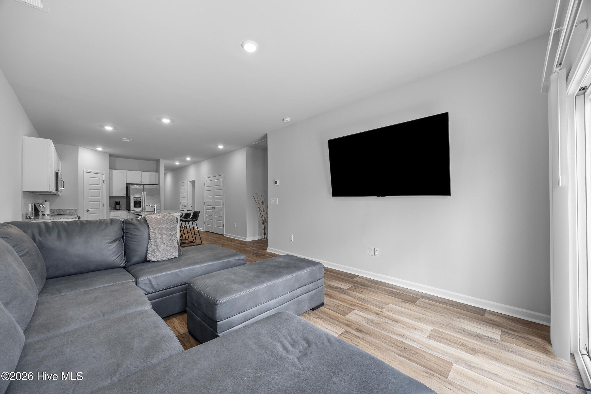 100554337 | Photo 23