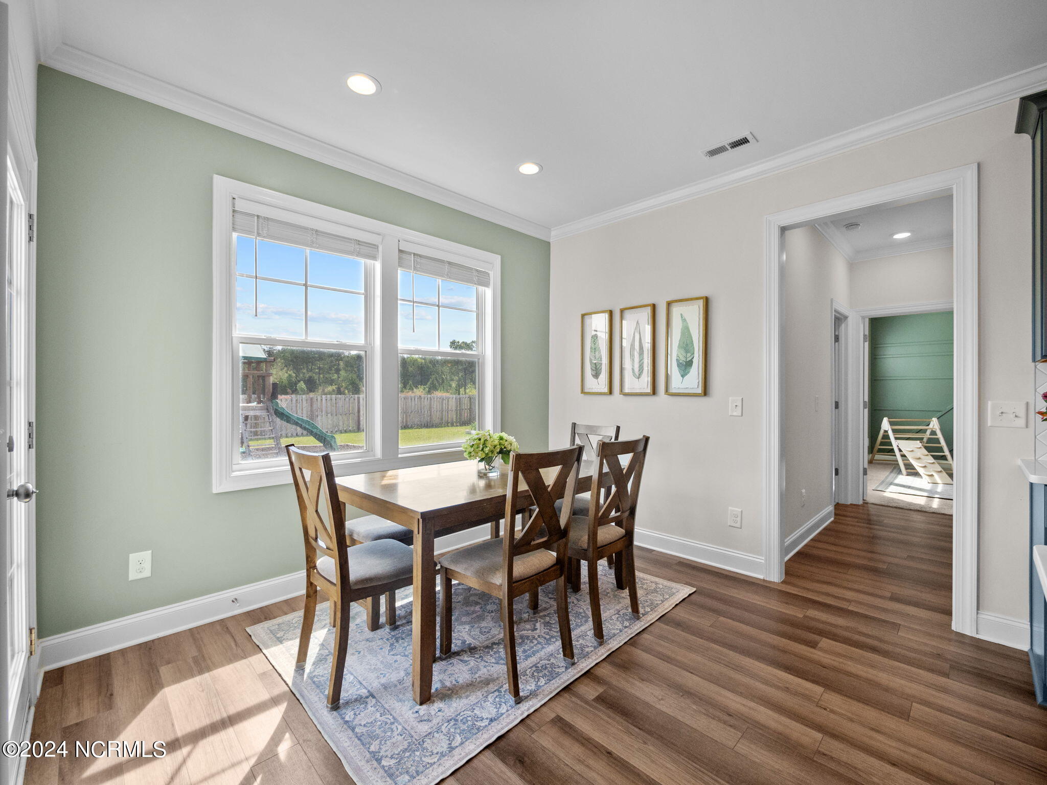 100564984 | Photo 14