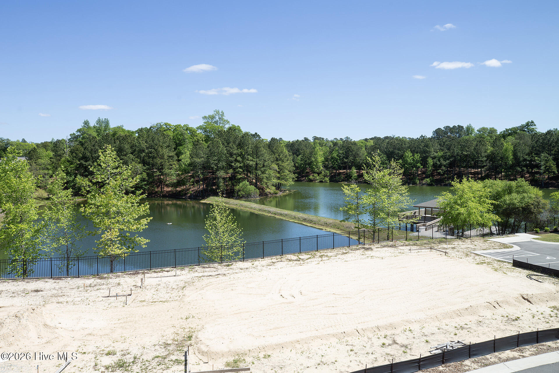 100563450 | Photo 51