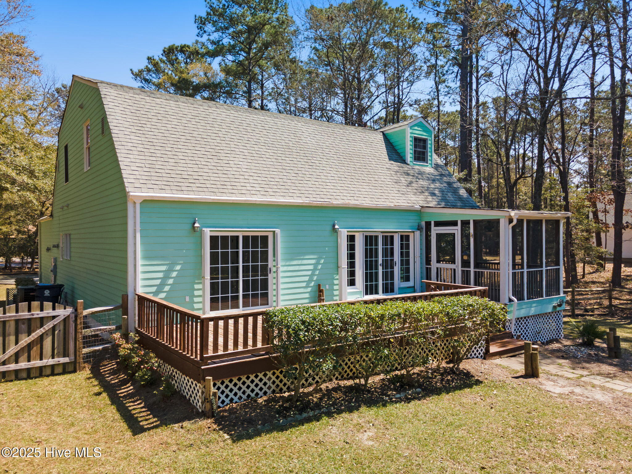 100497735 | Photo 46