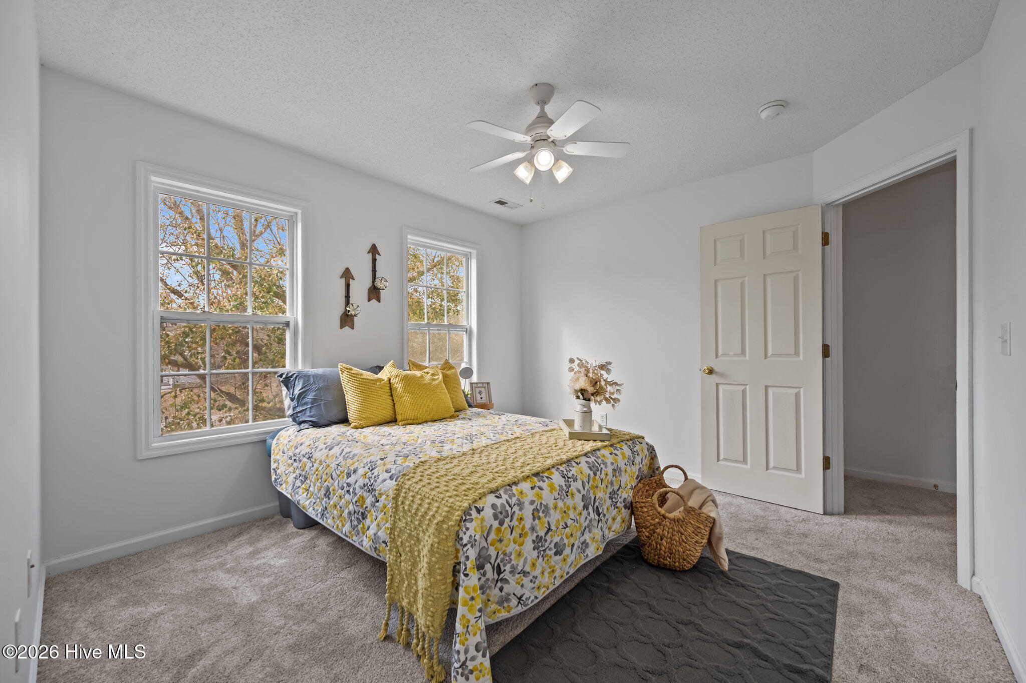 100547961 | Photo 32