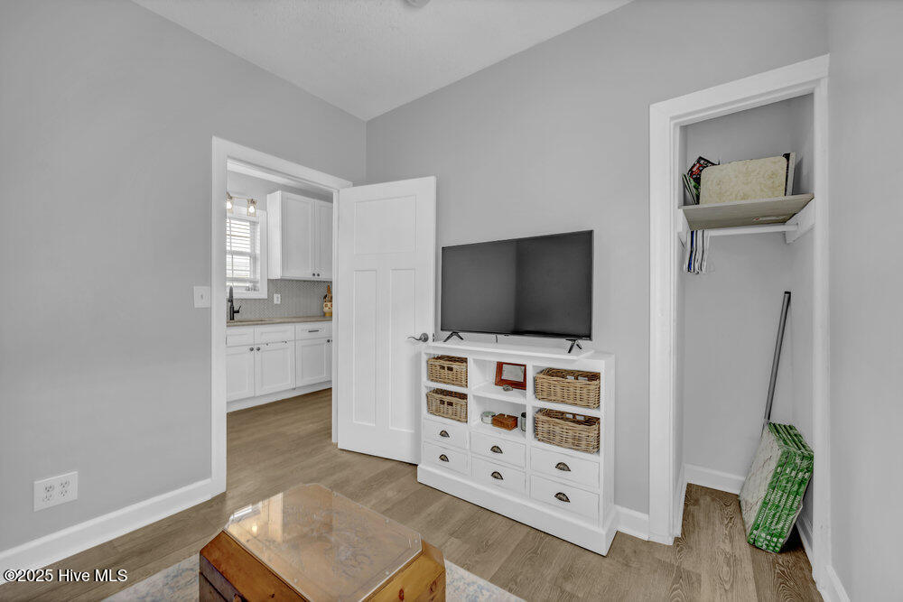 100538169 | Photo 21