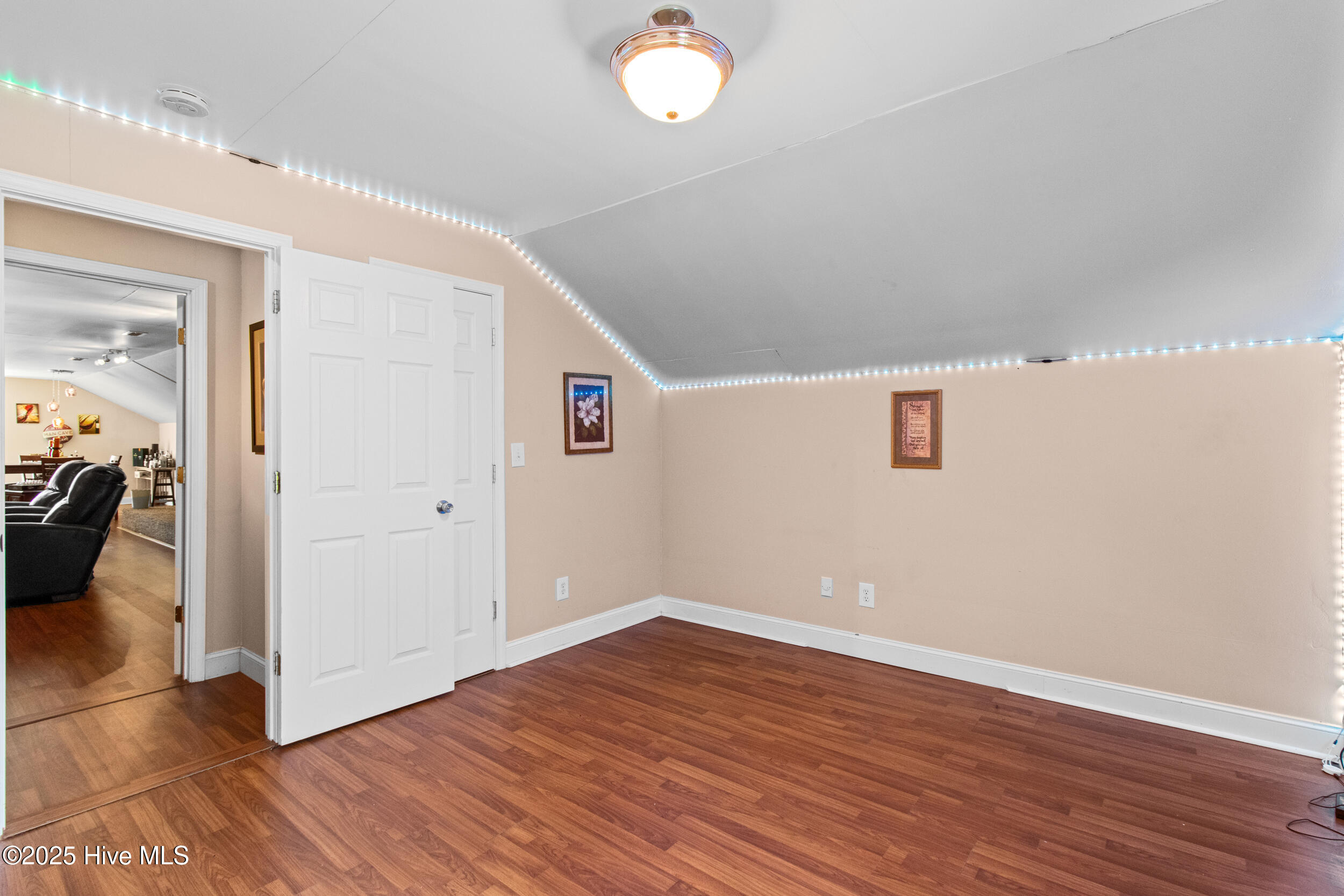 100552481 | Photo 32