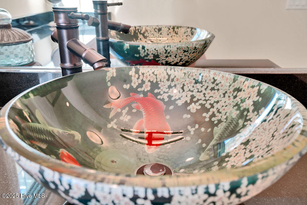 100535984 | Photo 55