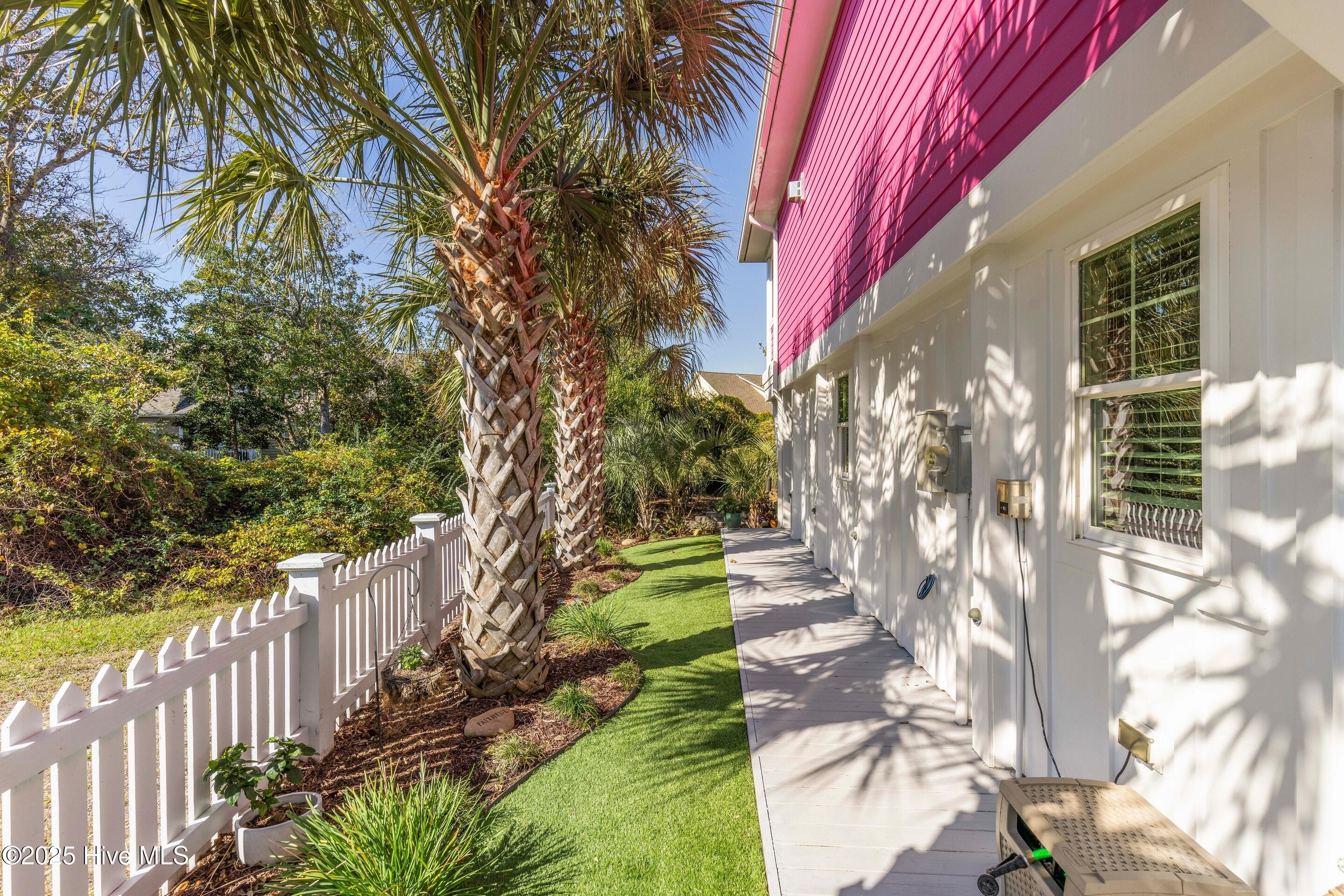 100540413 | Photo 51