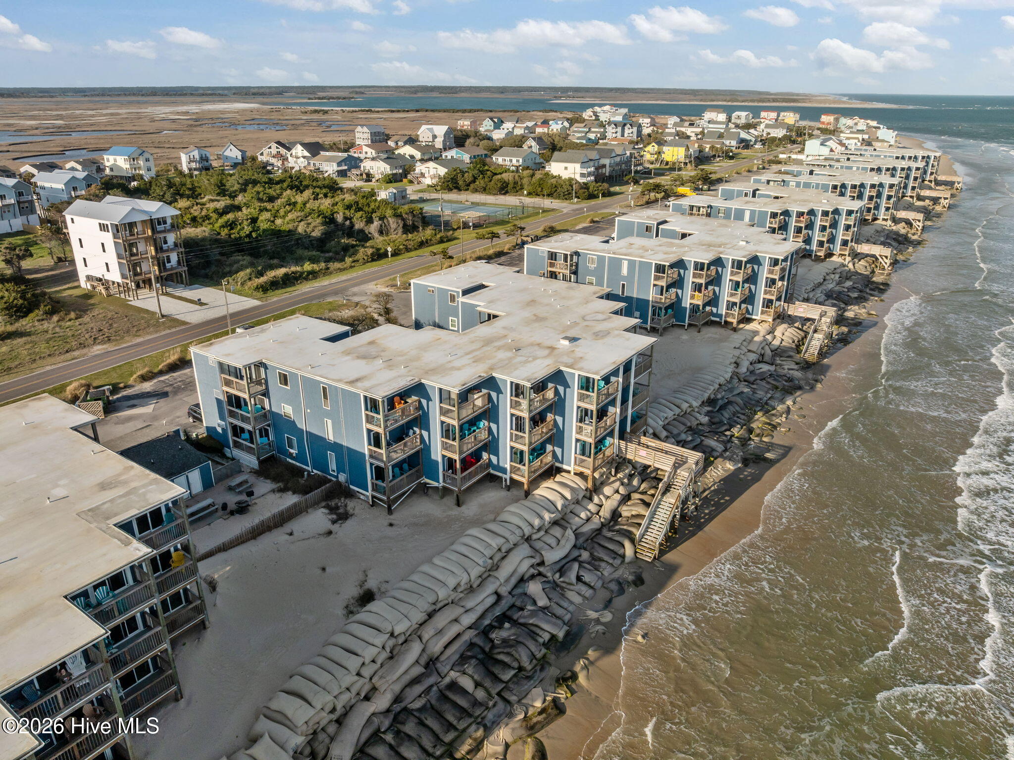 100563730 | Photo 38