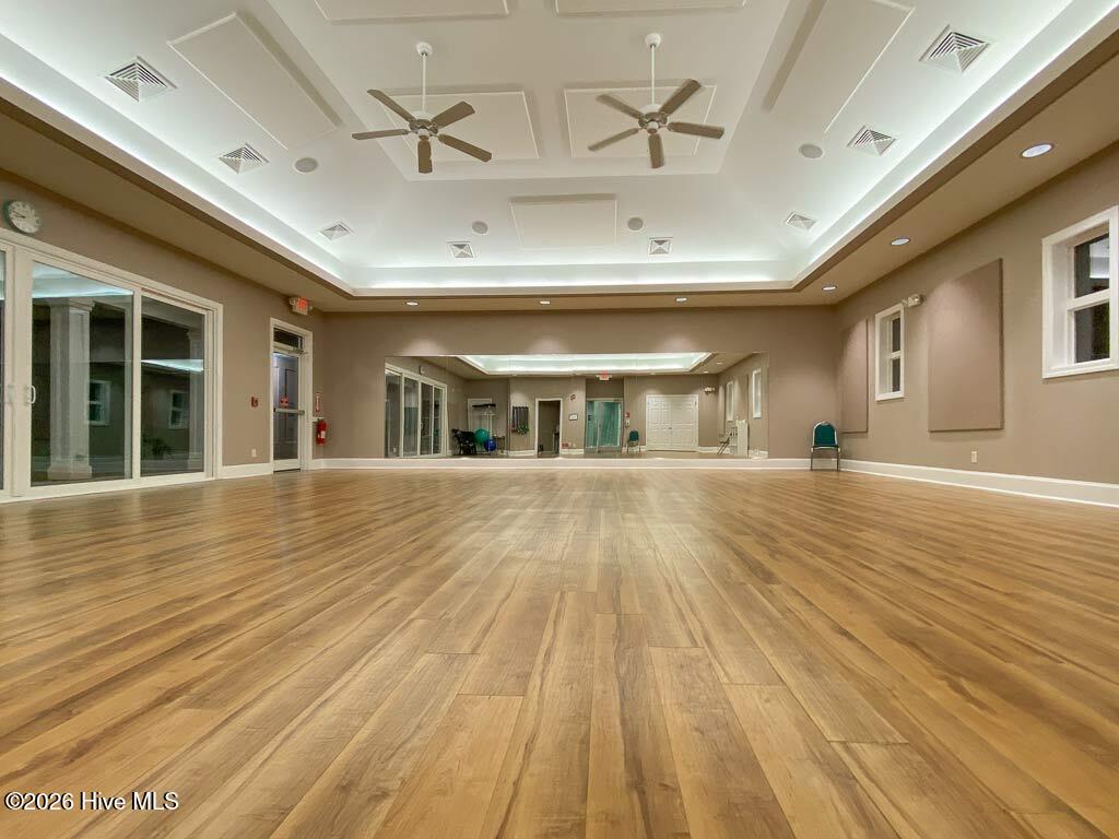 100562919 | Photo 92