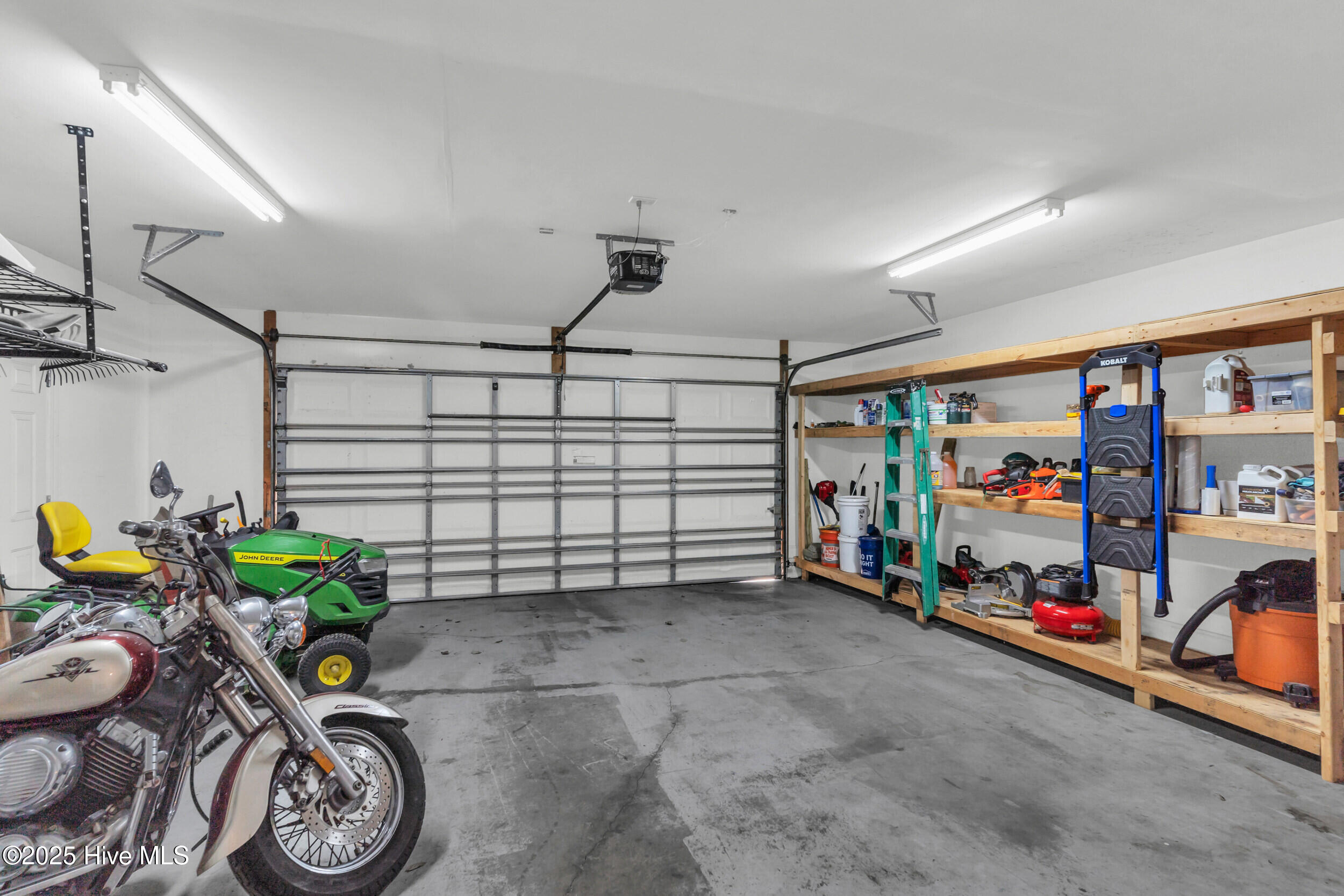 100543526 | Photo 32