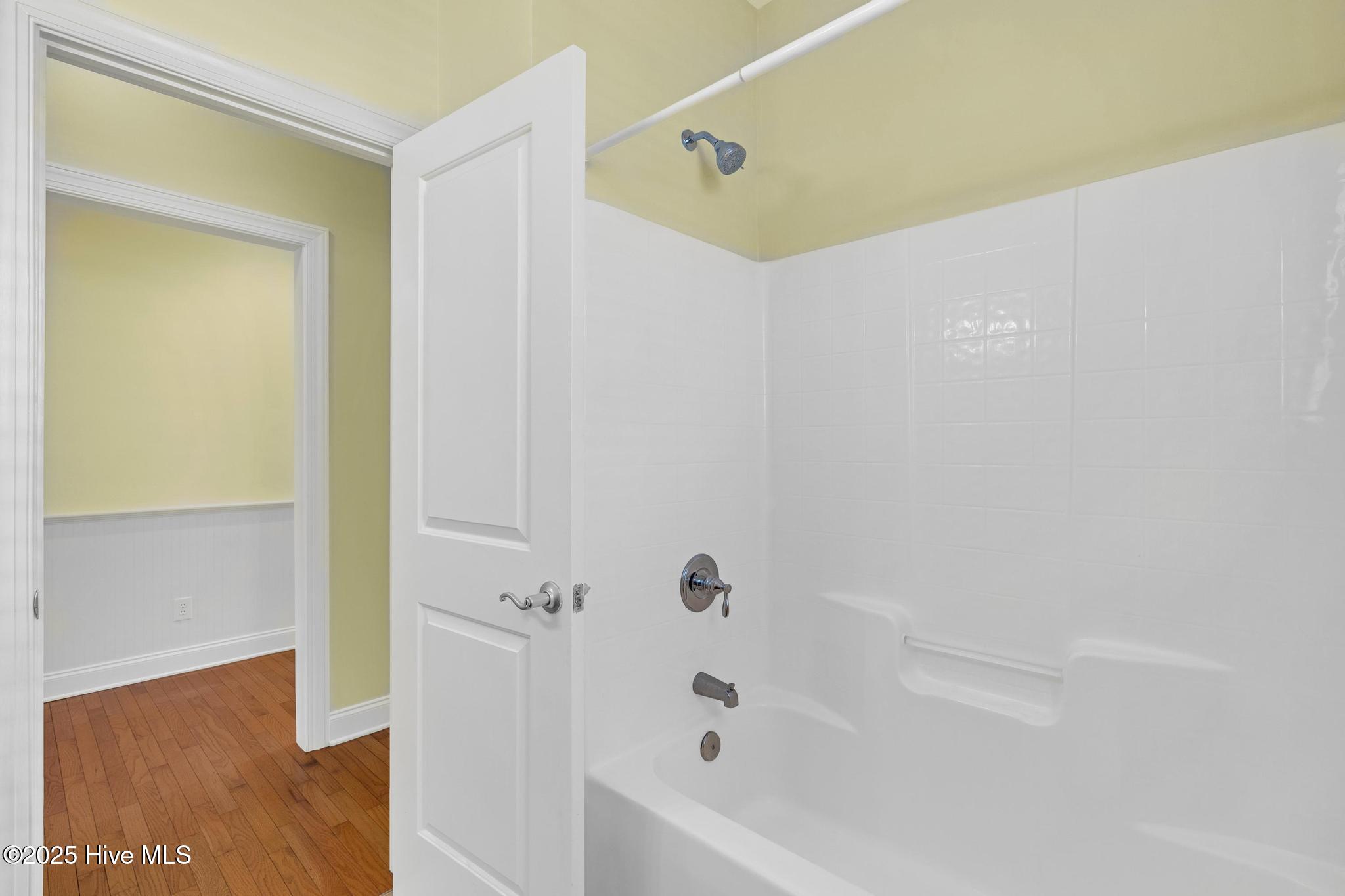 100513832 | Photo 26