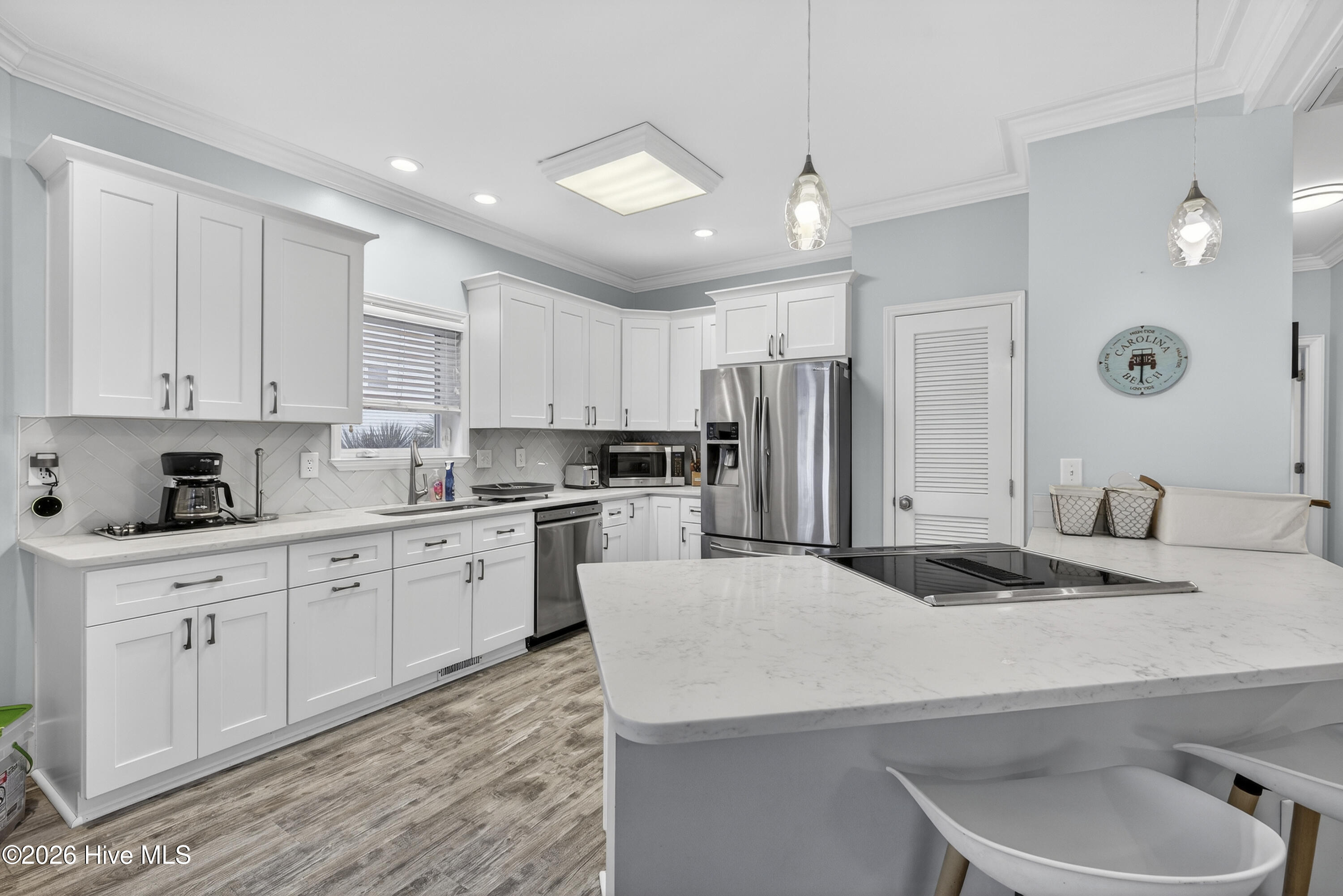 100561786 | Photo 37