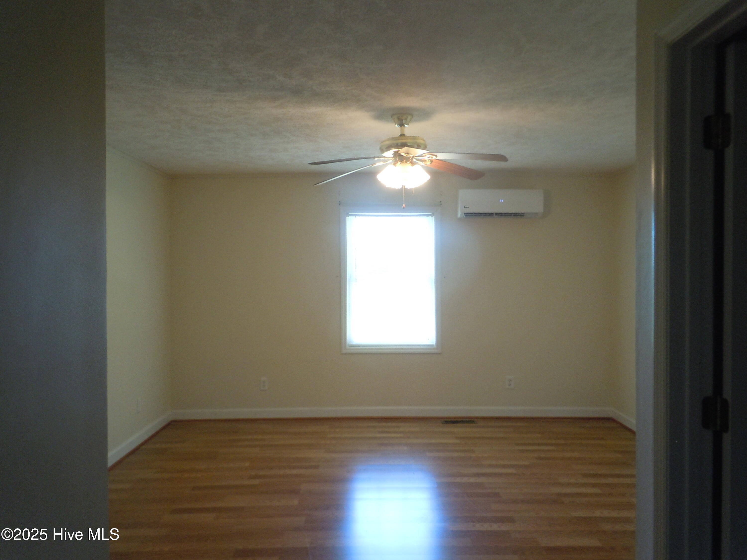 100528671 | Photo 31