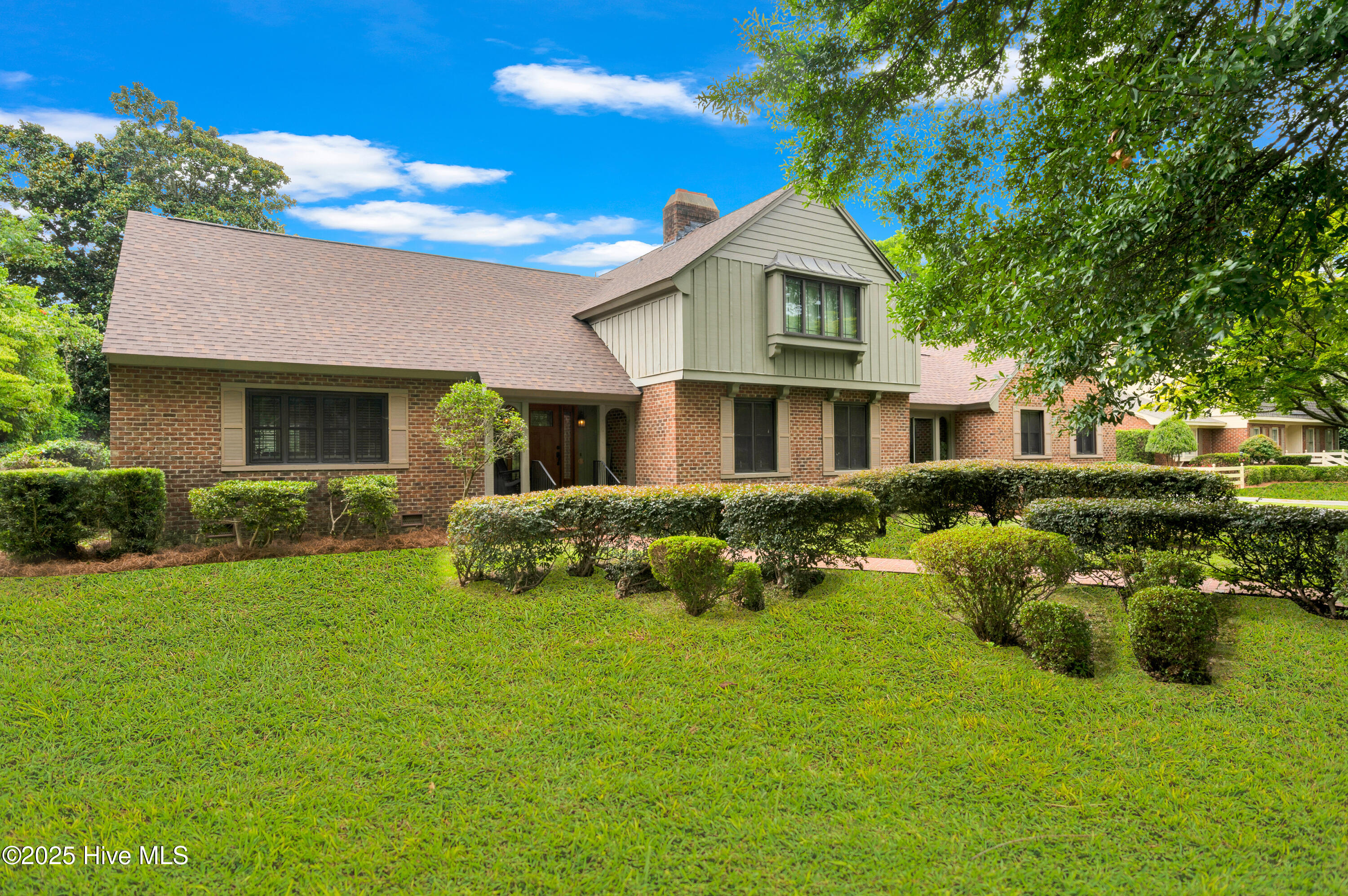 Homes for sale in Greenville, NC | 204 Williamsburg Dr, Greenville, NC 27858 | MLS# 100523869