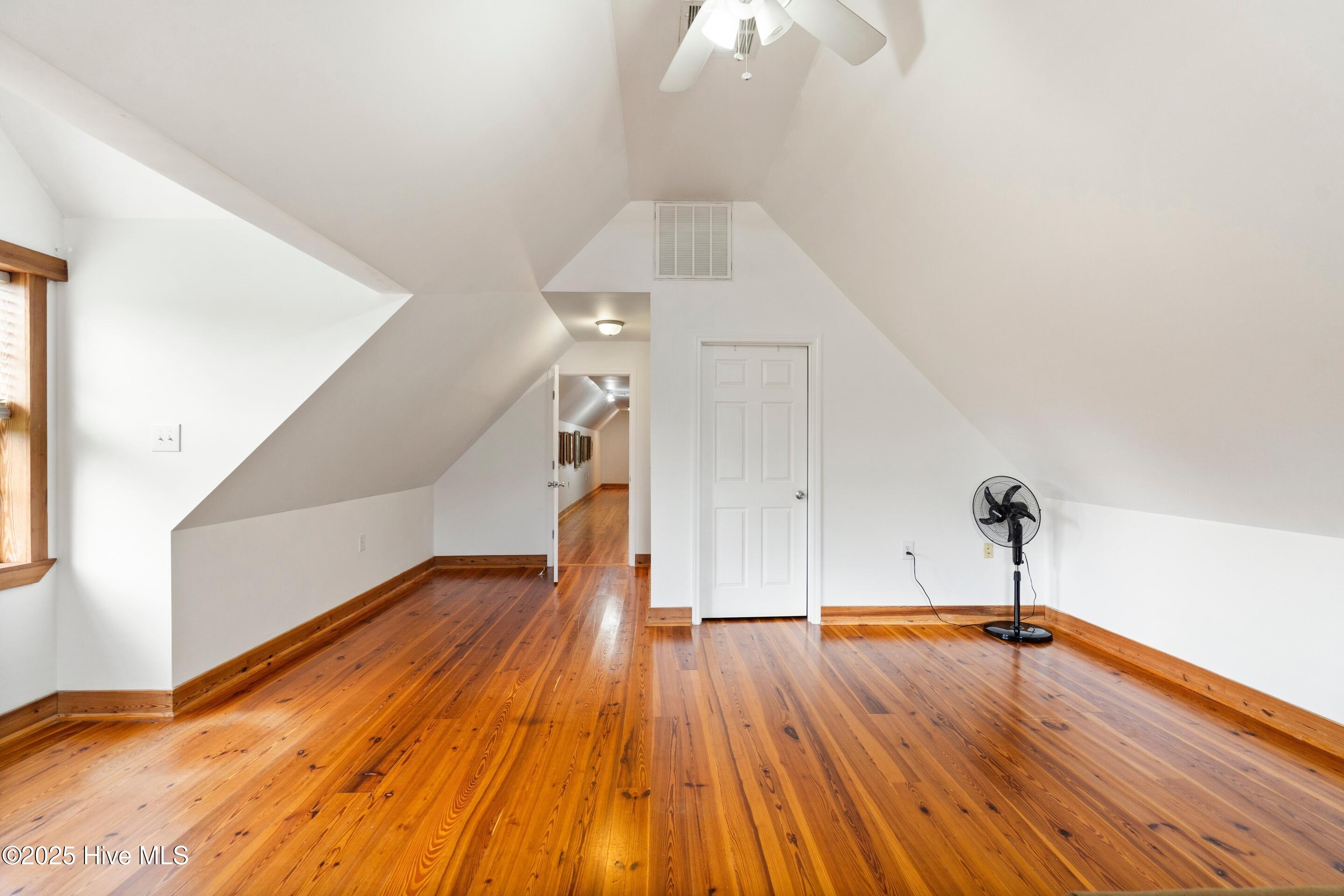 100535134 | Photo 36