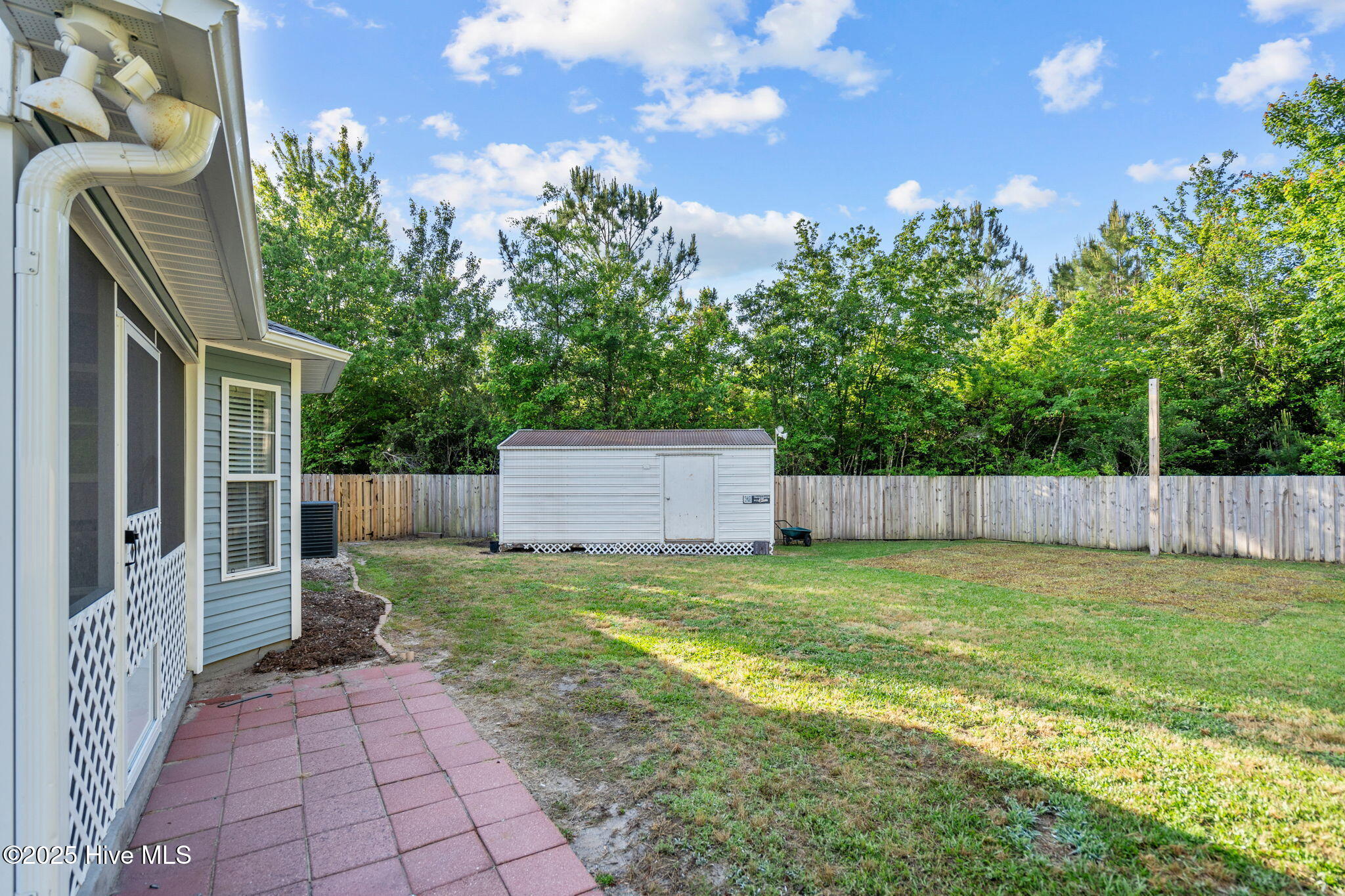 100539889 | Photo 31