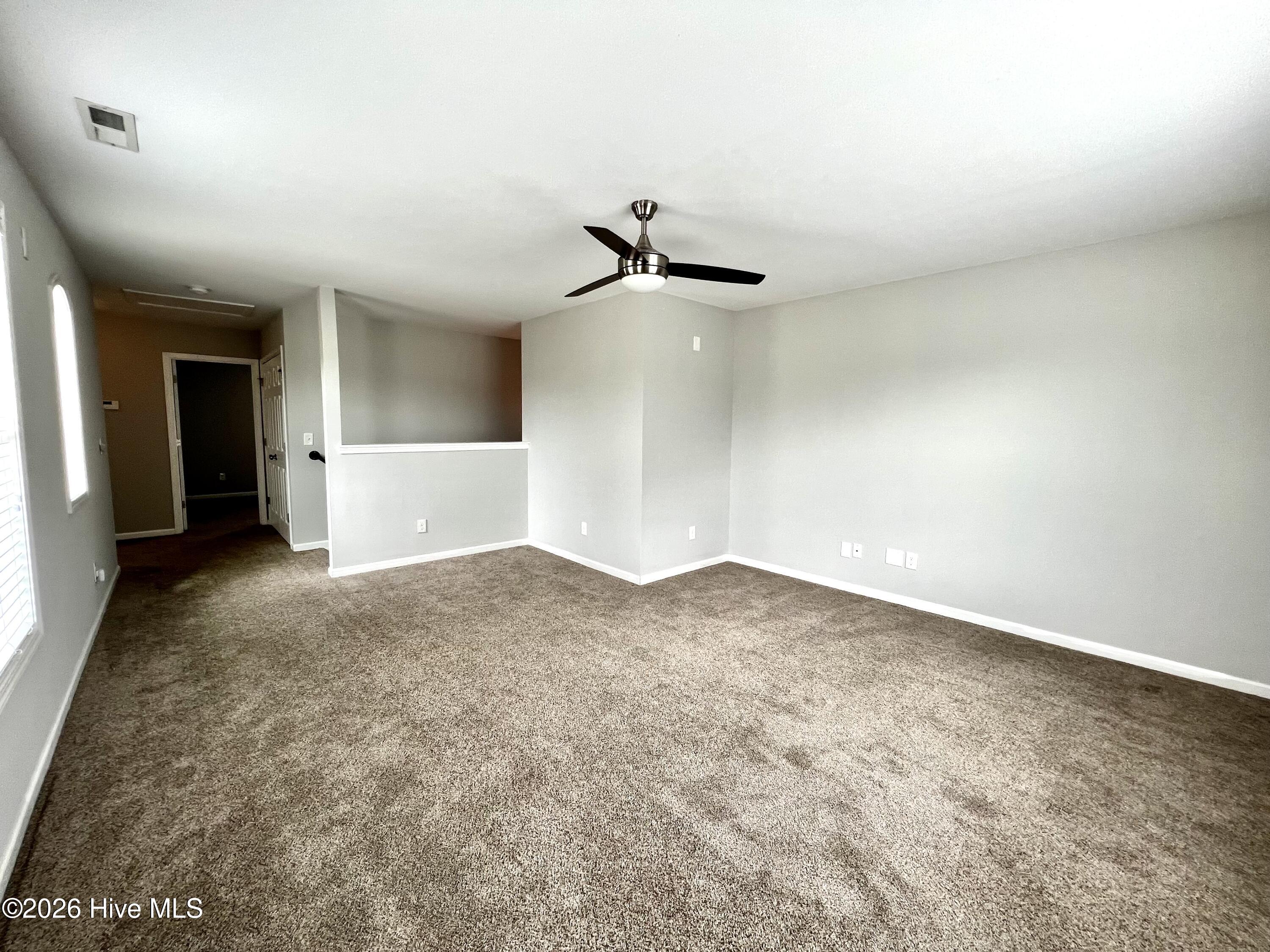 100568625 | Photo 14