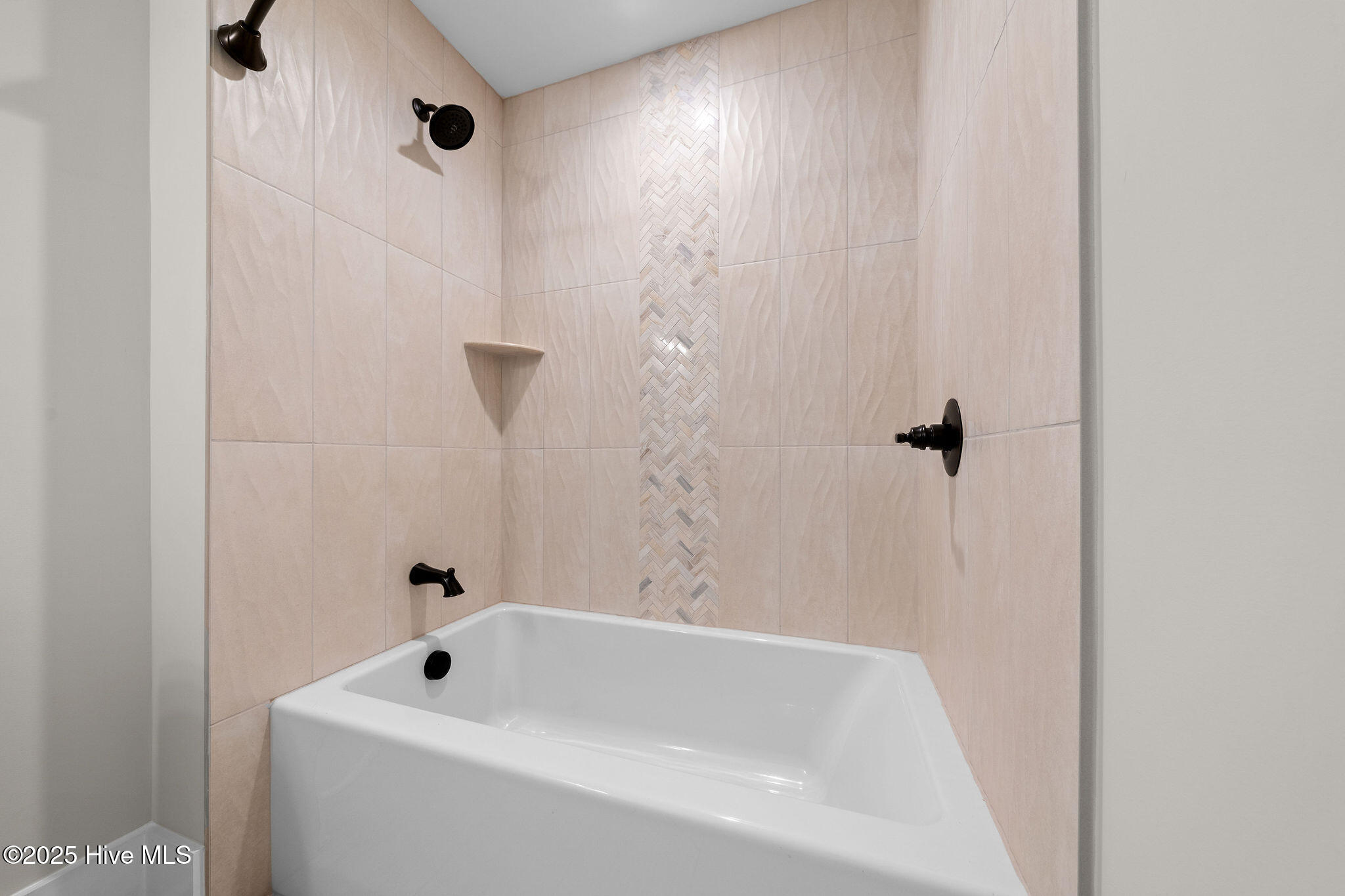 100538884 | Photo 50