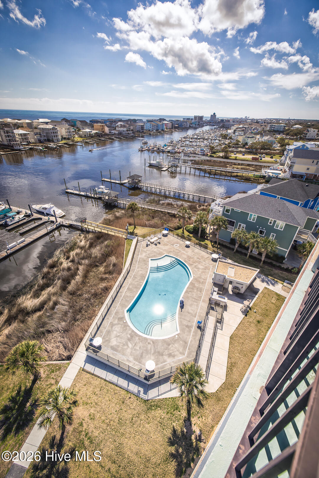 100559278 | Photo 33