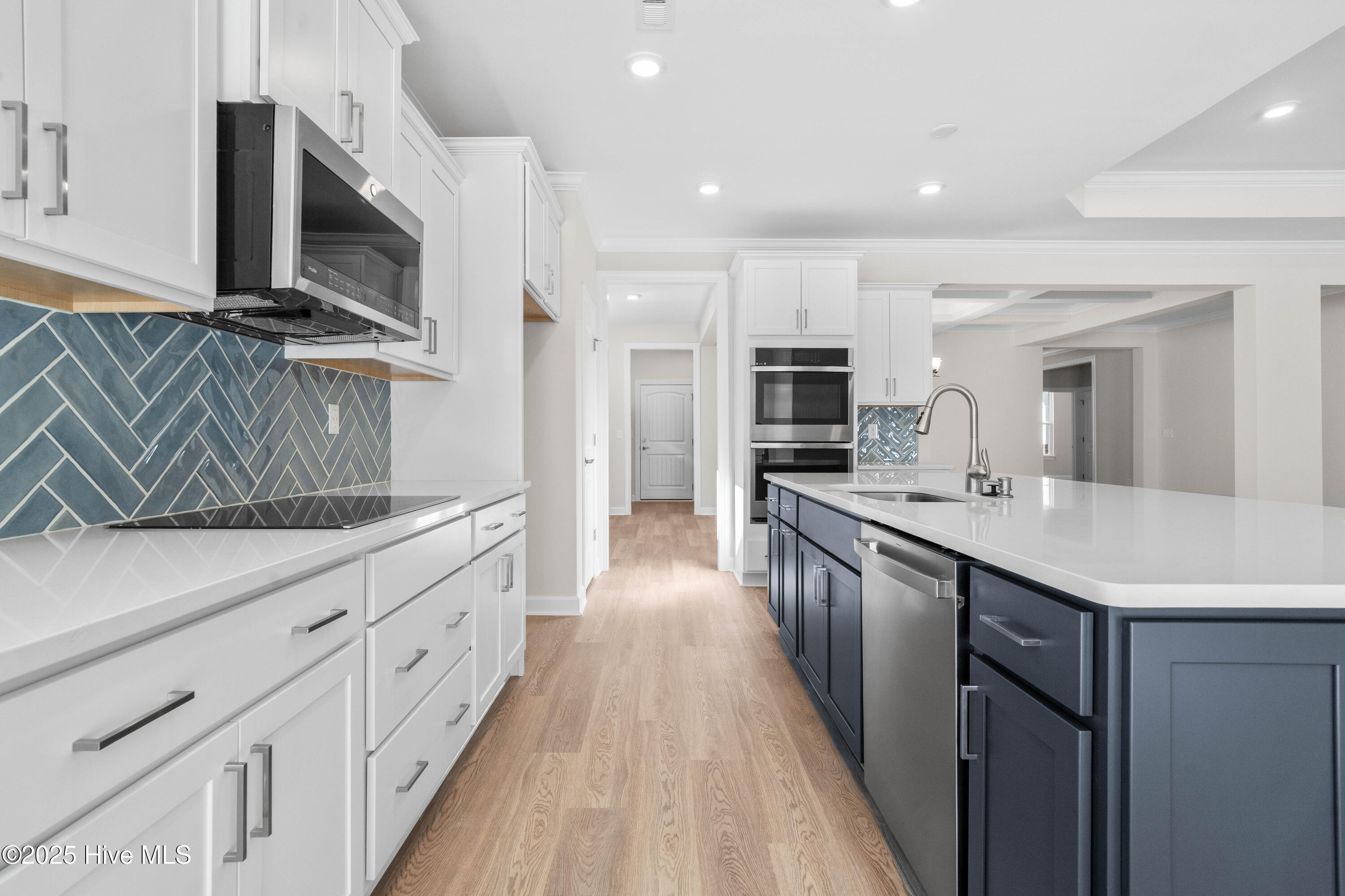 100499661 | Photo 18