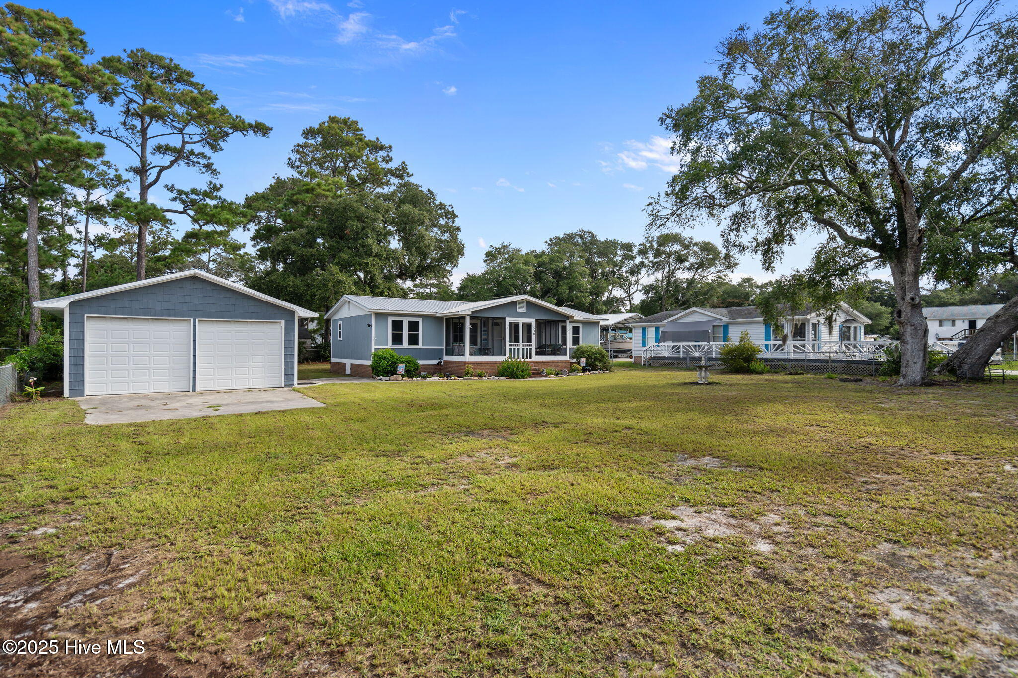 100528032 | Photo 33