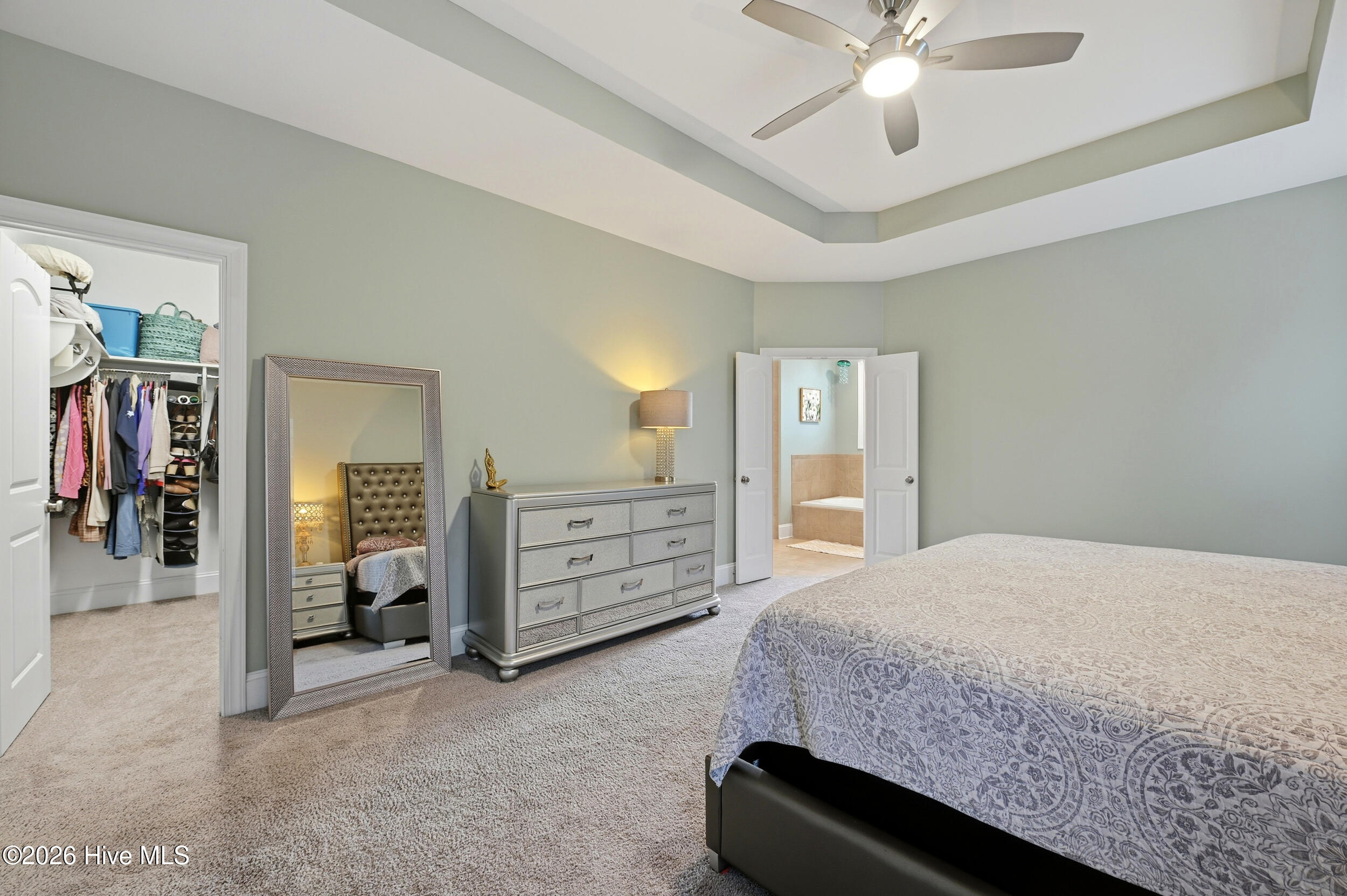 100563166 | Photo 23