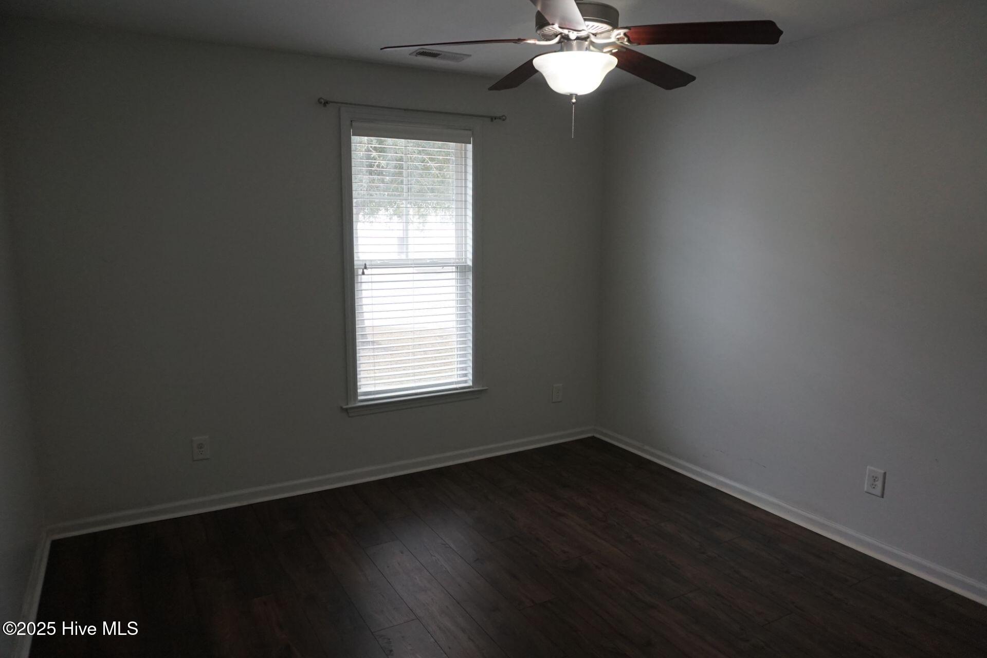 100561095 | Photo 19