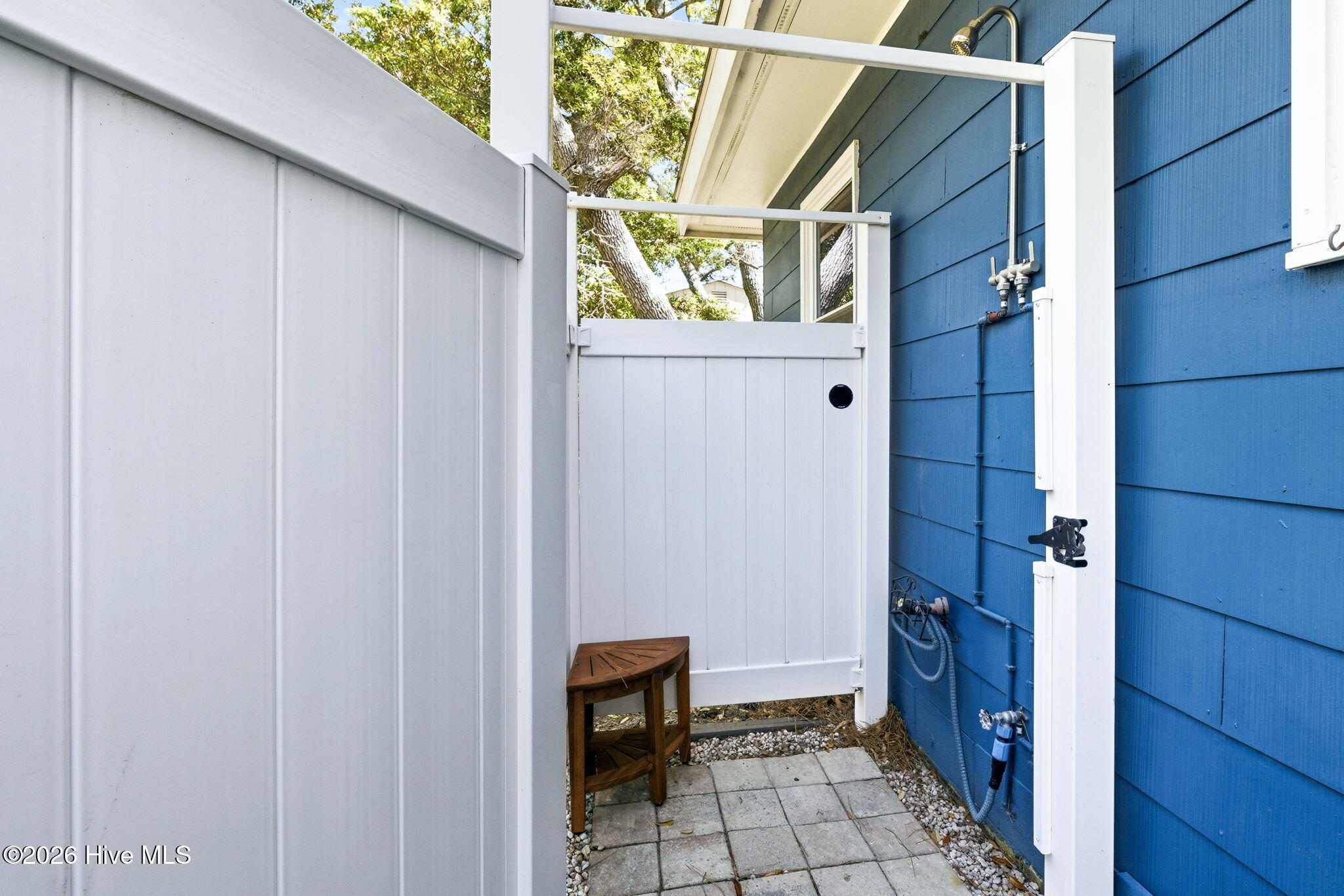 100569703 | Photo 26