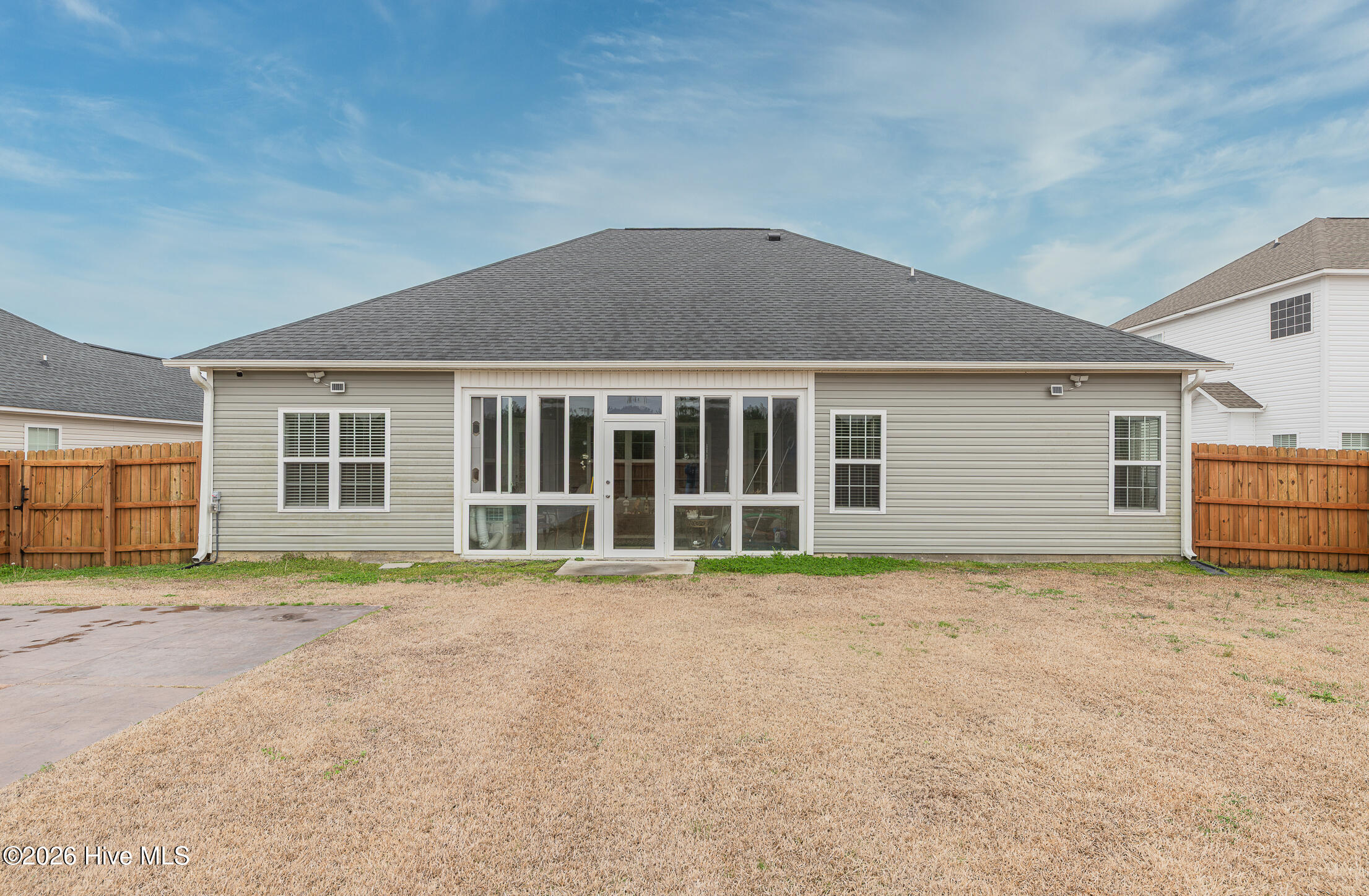 100556125 | Photo 45