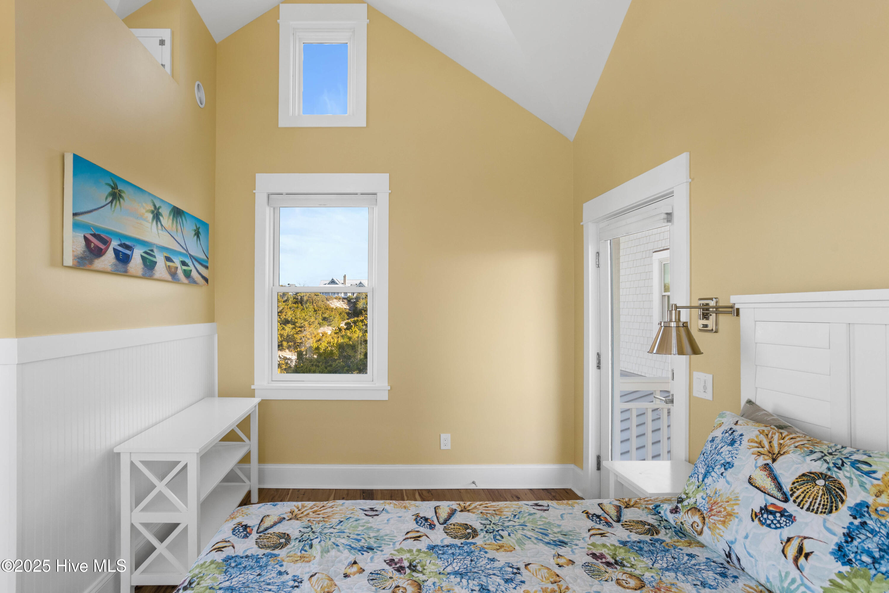 100494398 | Photo 47