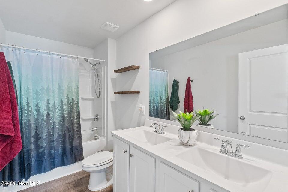 100540789 | Photo 45