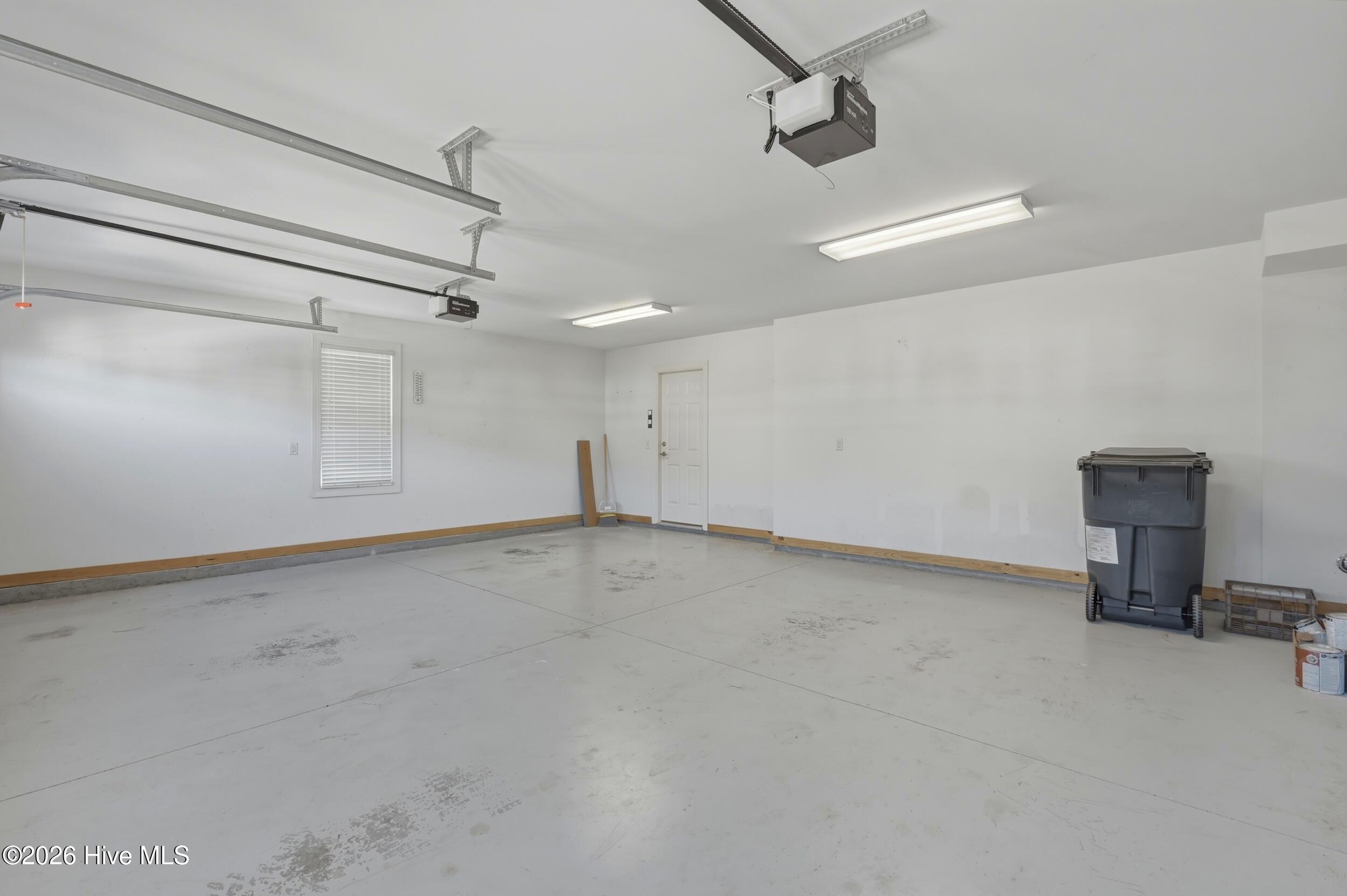 100556965 | Photo 34