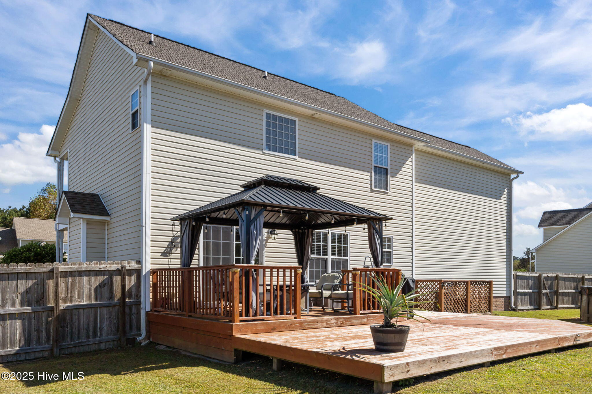 100538384 | Photo 27