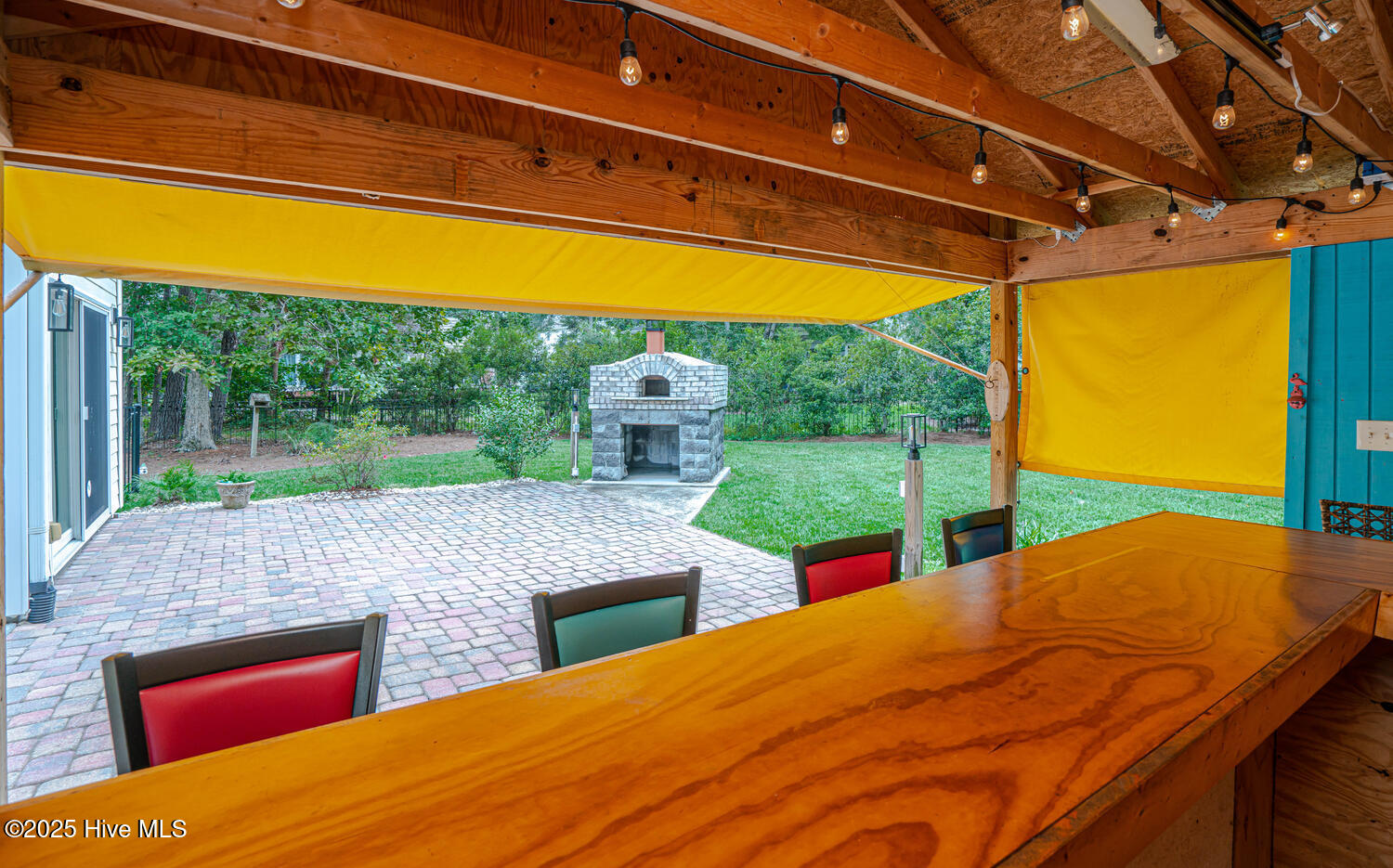 100530815 | Photo 33