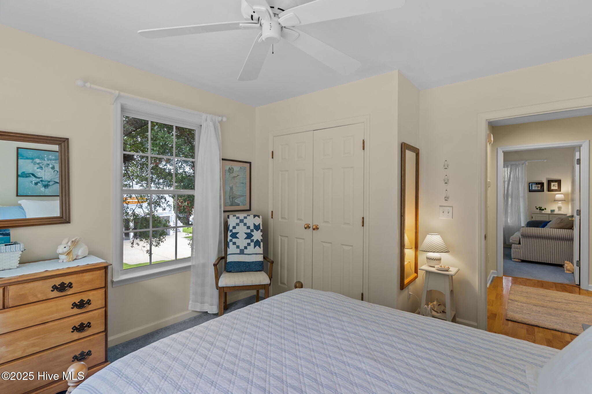 100521042 | Photo 23