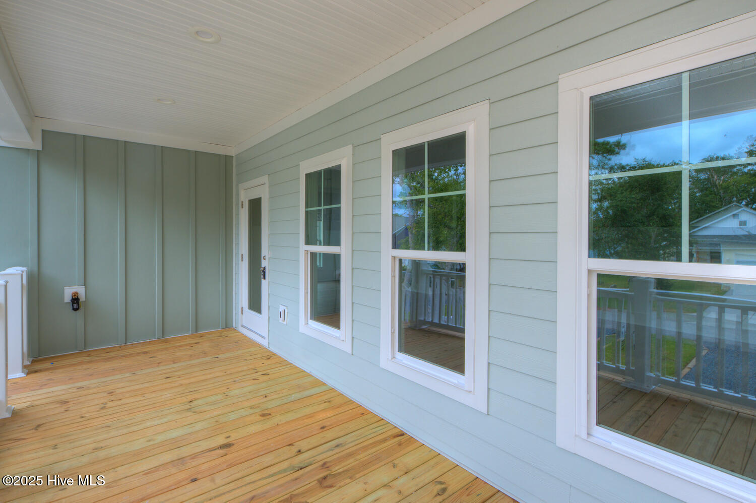 100502884 | Photo 49