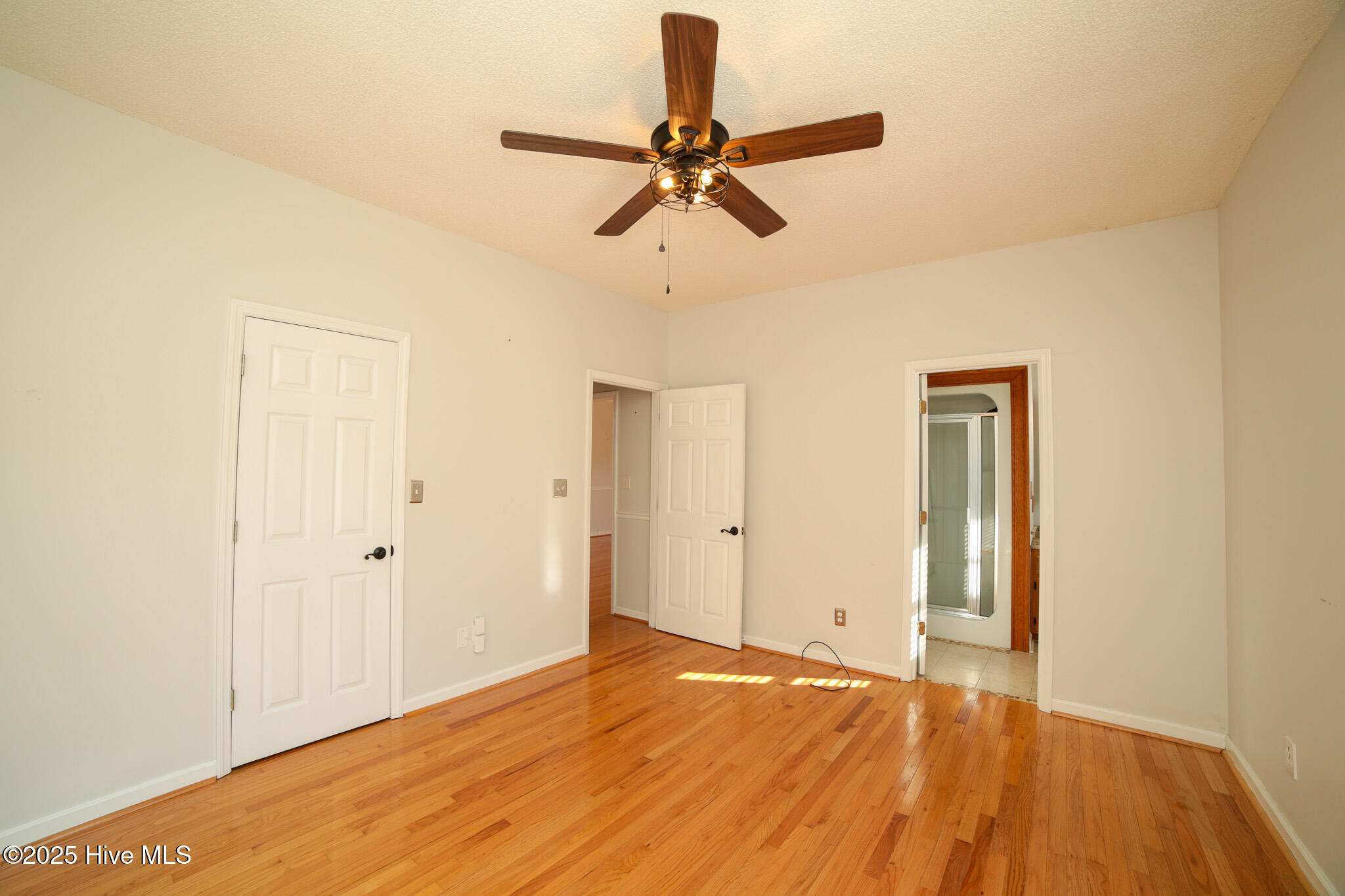 100546342 | Photo 87