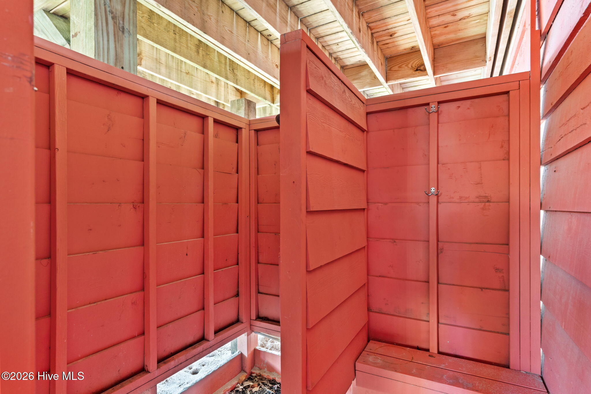 100552493 | Photo 43