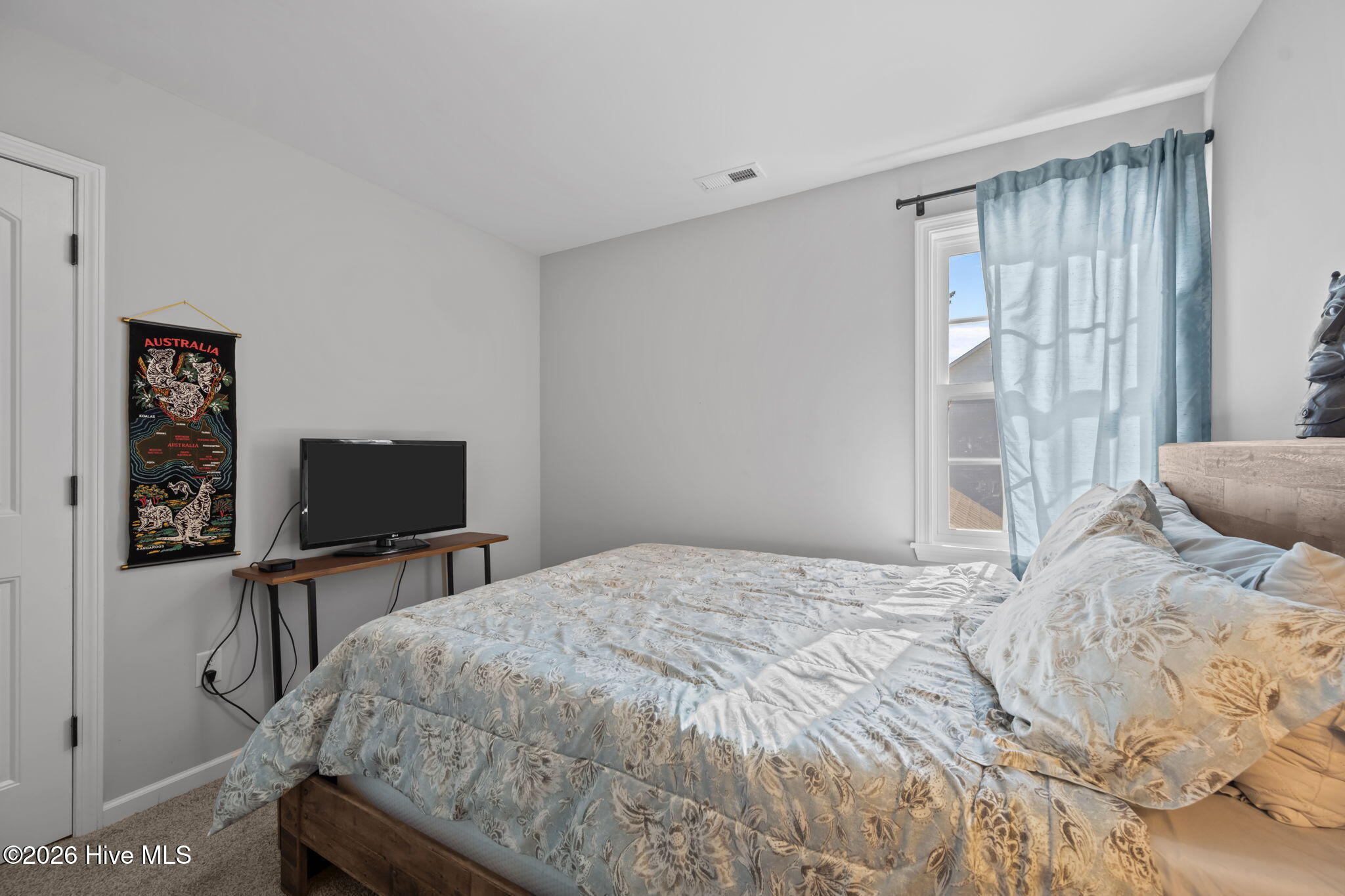 100567197 | Photo 34