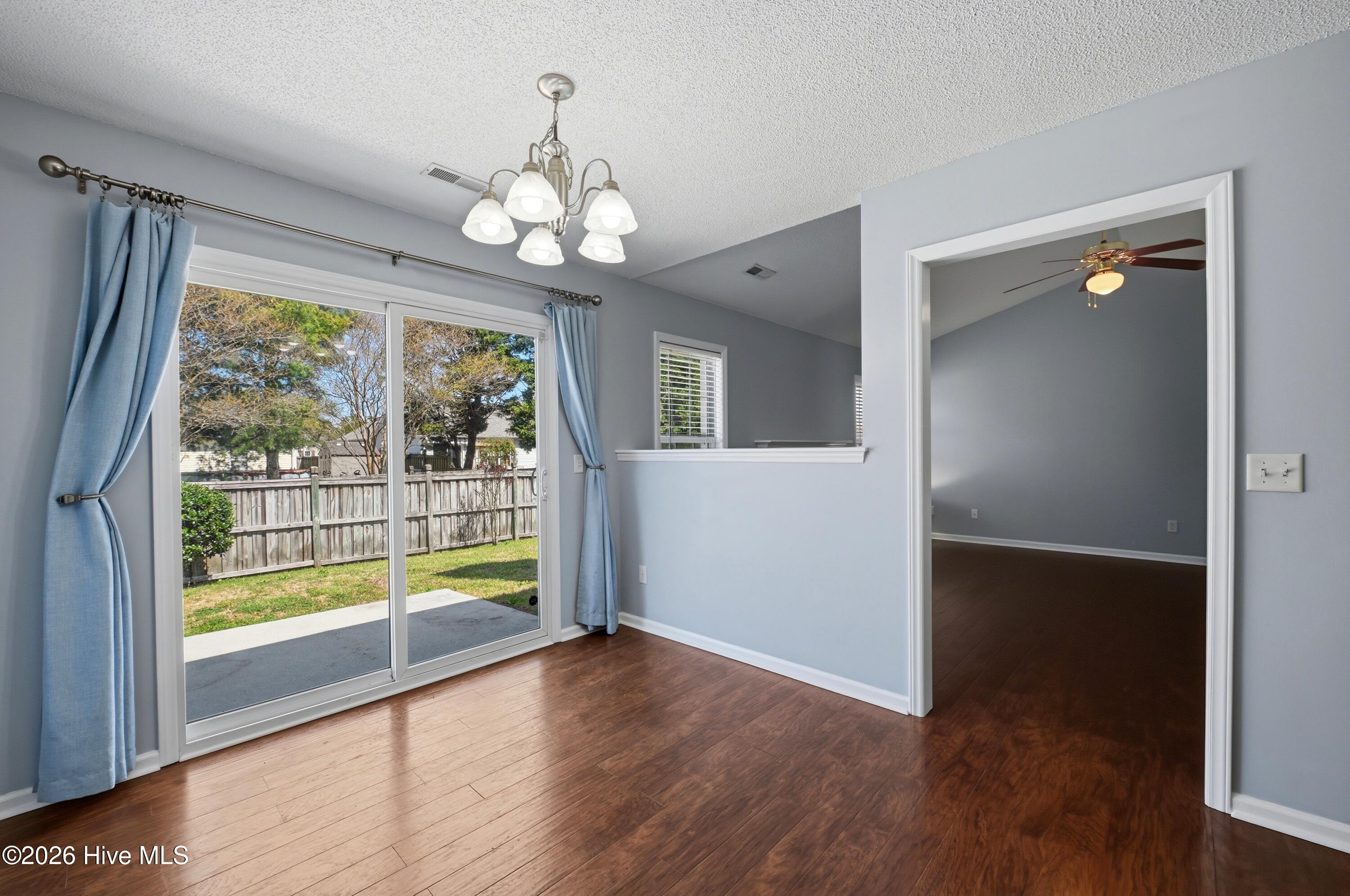 100564031 | Photo 14