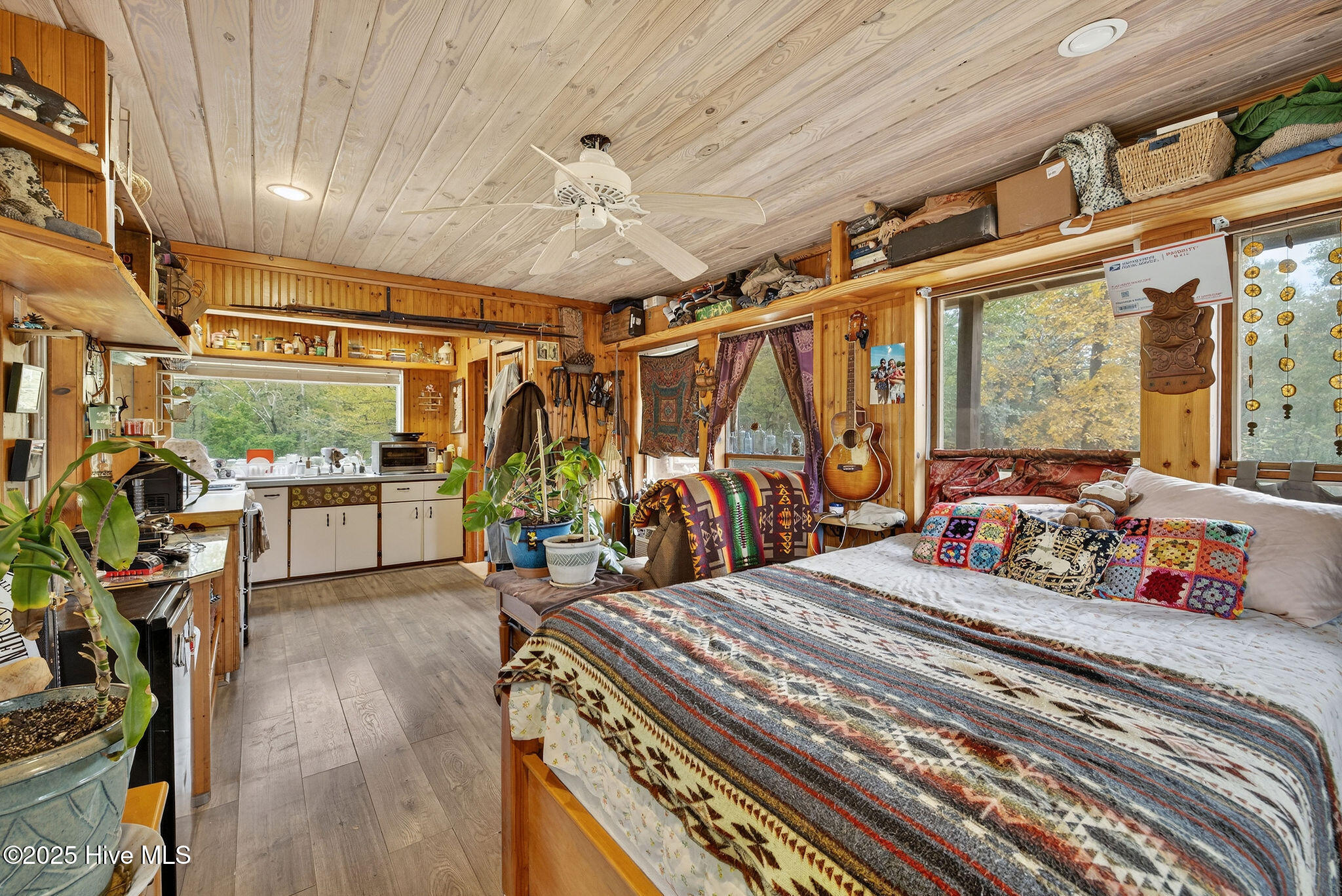 100542936 | Photo 91