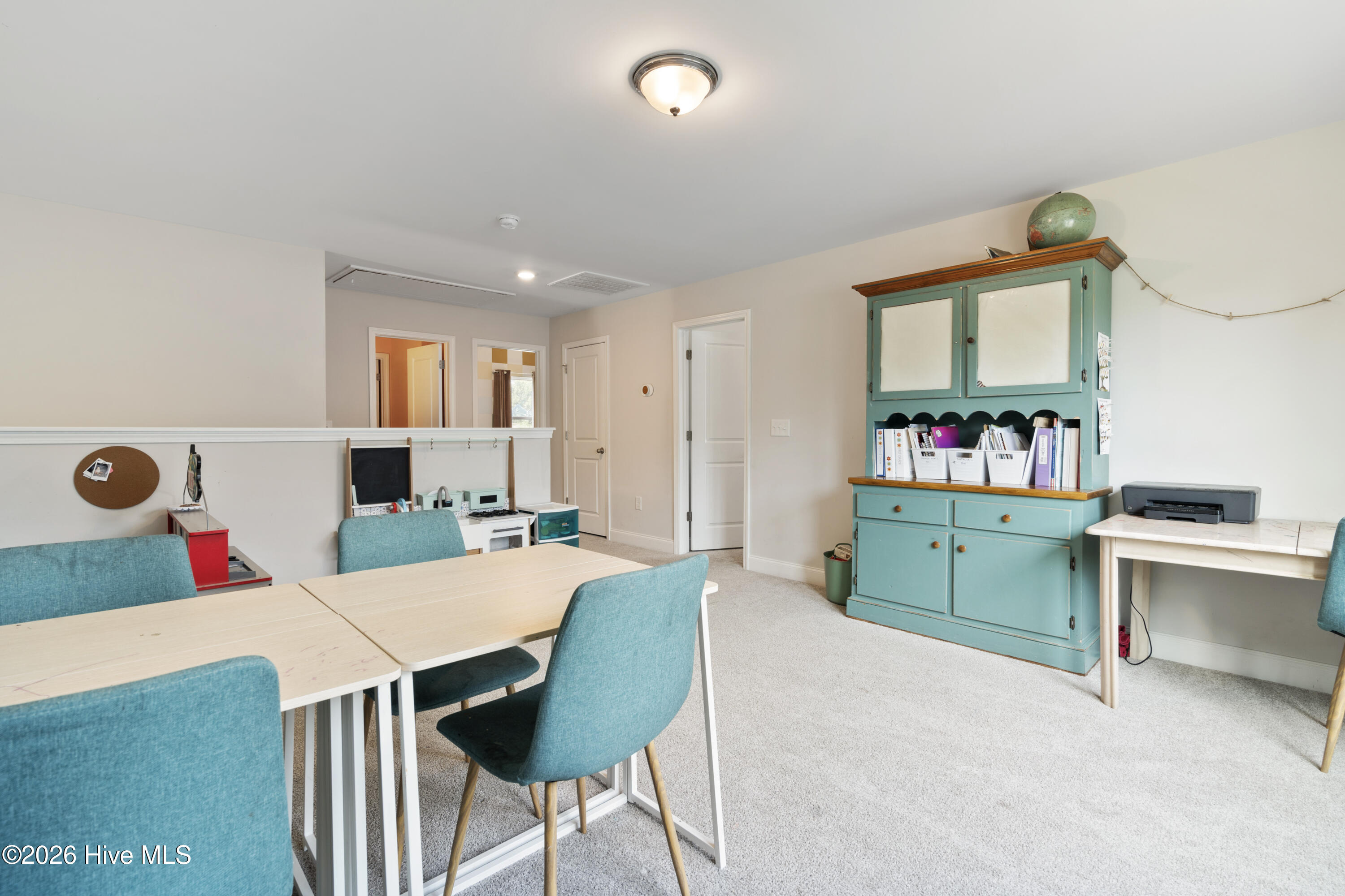 100564295 | Photo 38