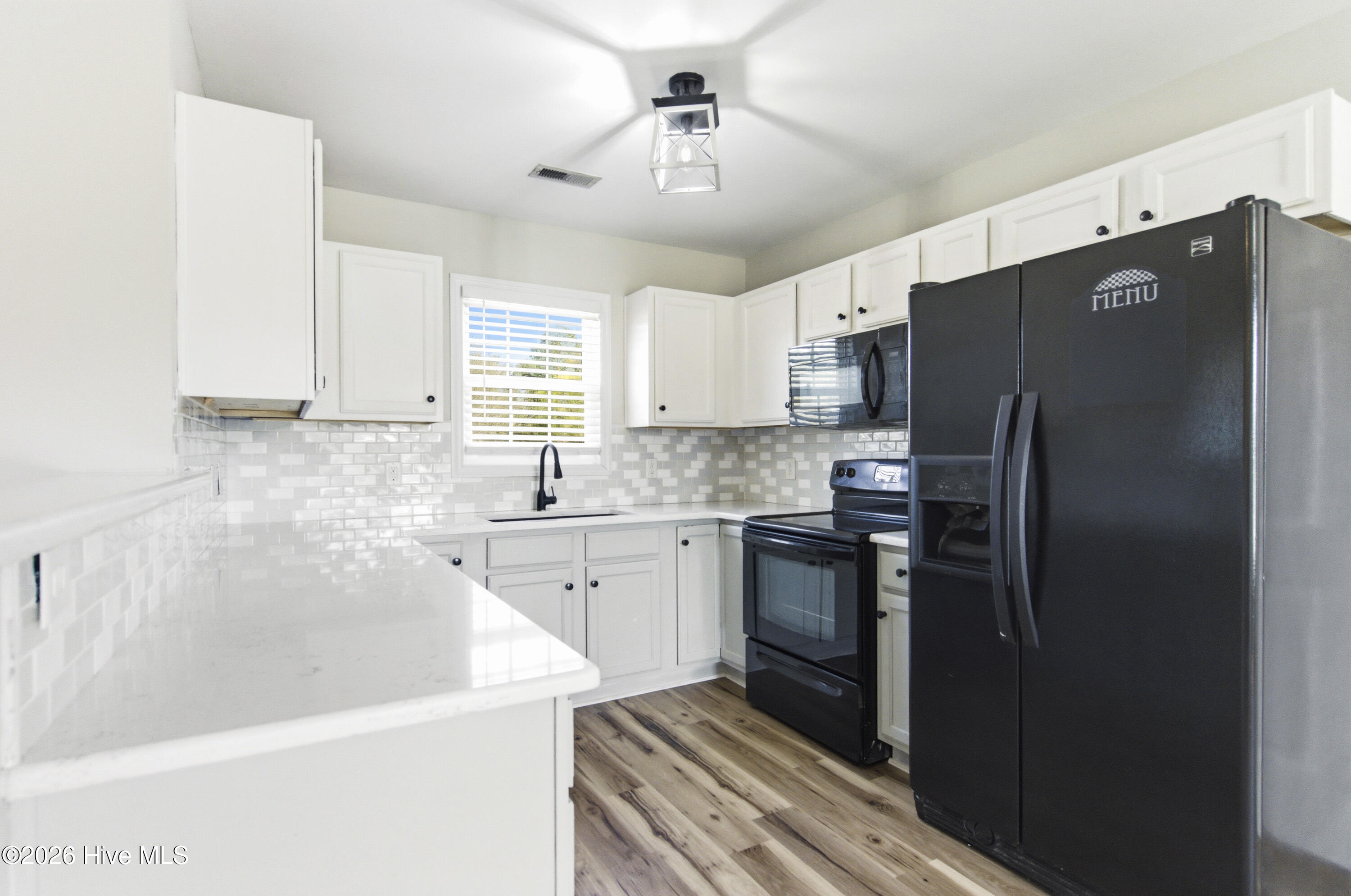 100564497 | Photo 15