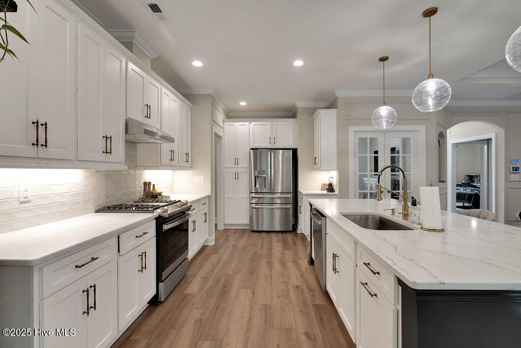 100527191 | Photo 14