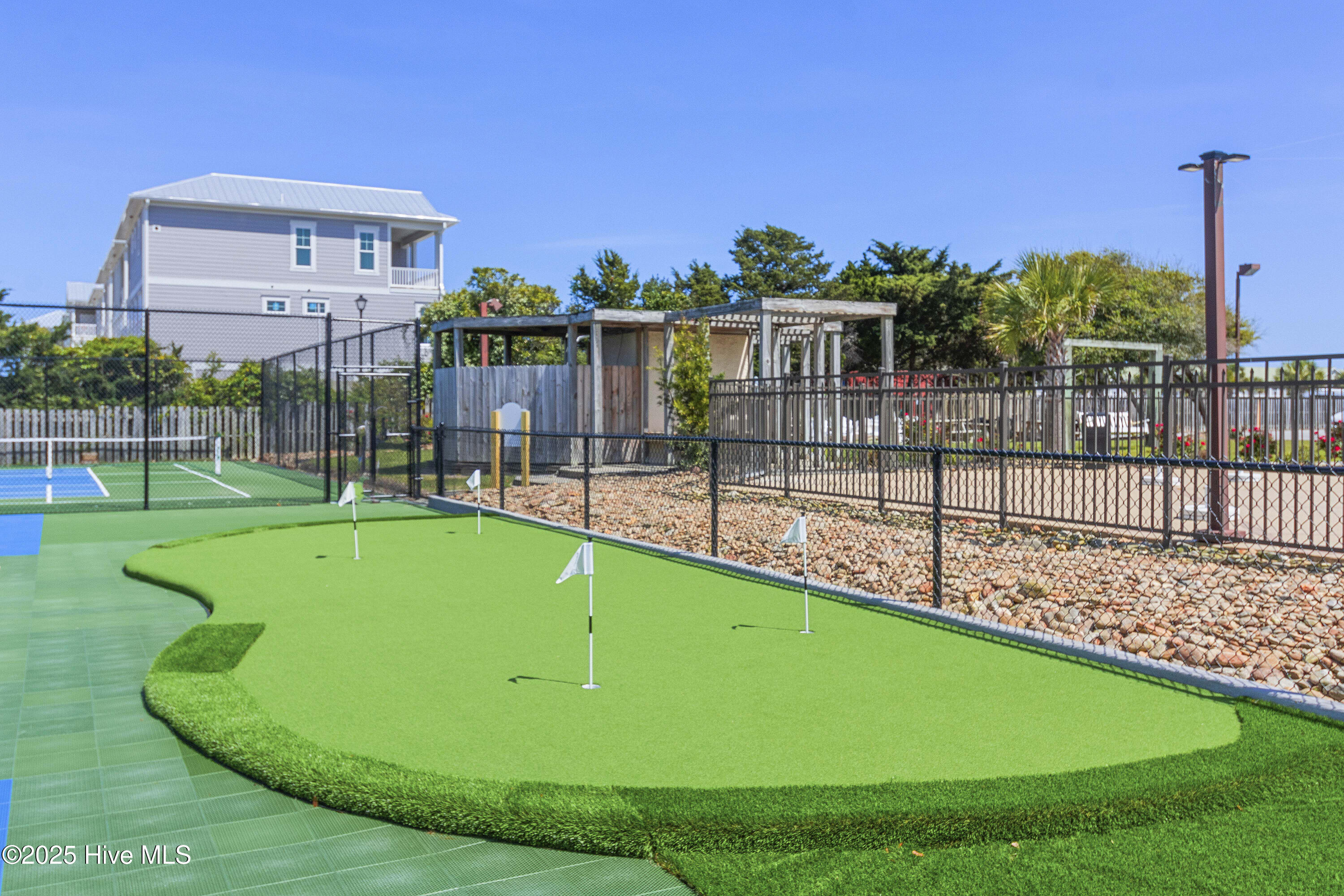 100519388 | Photo 44