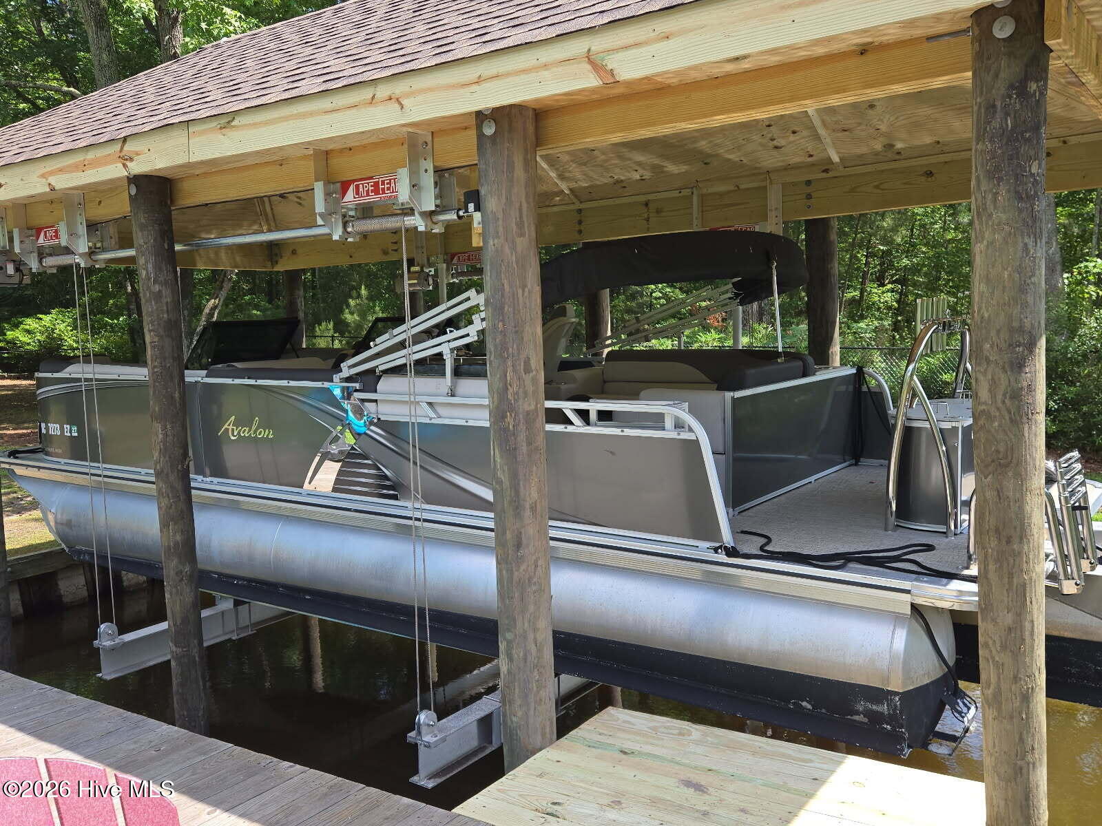 New boatlift and boathouse!