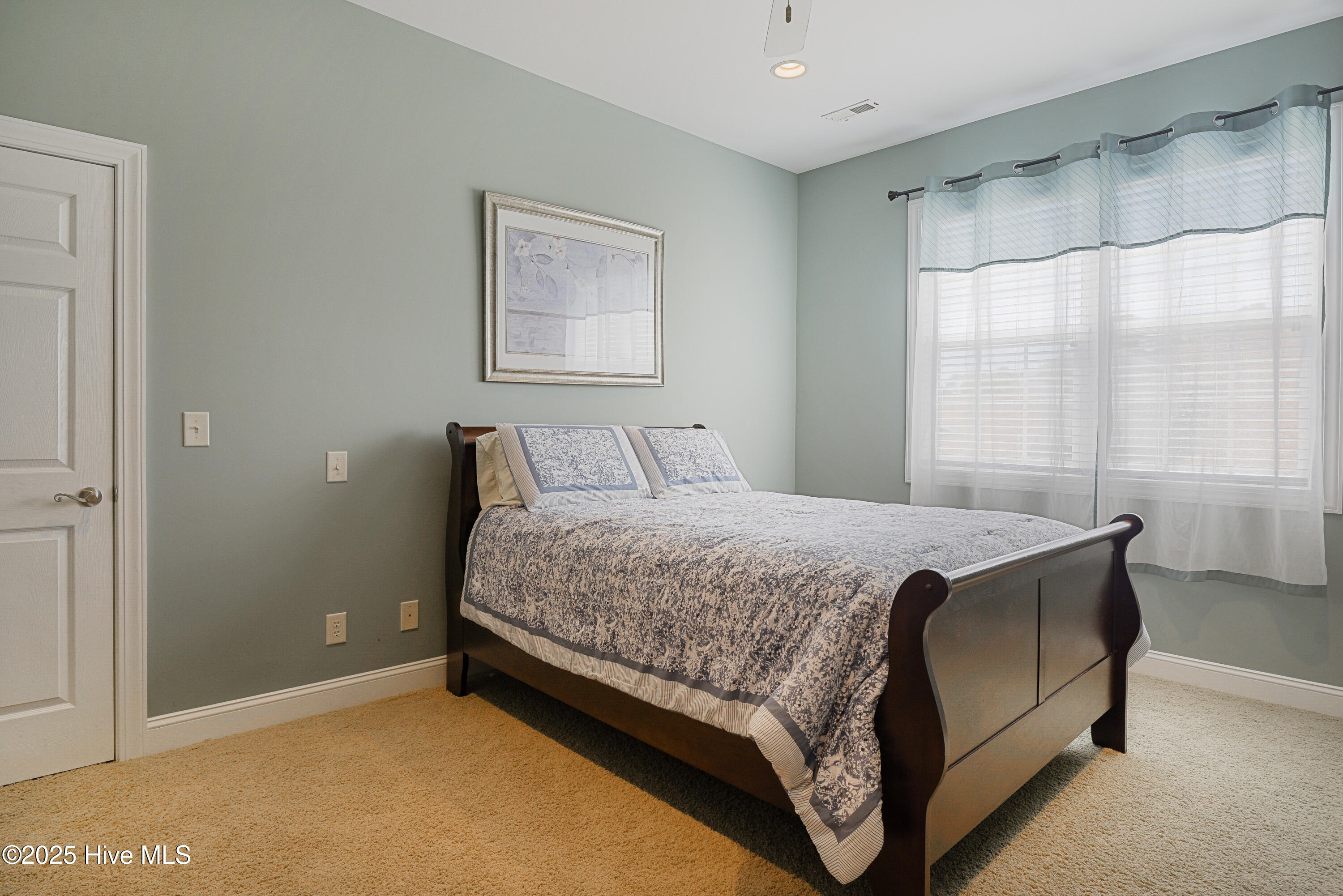 100540340 | Photo 15