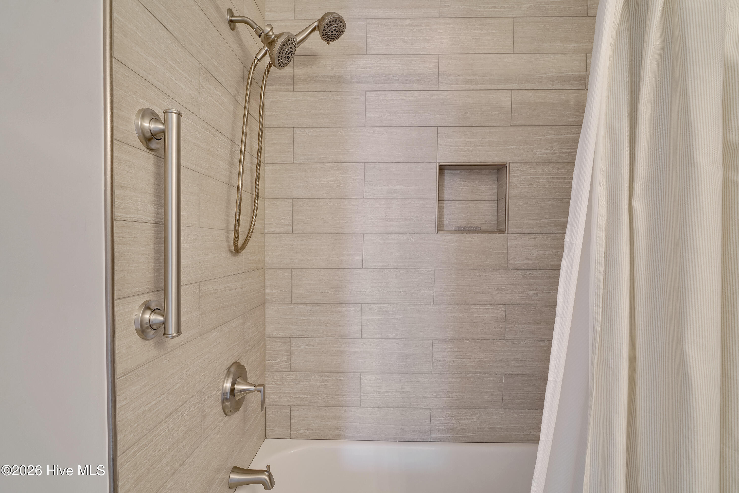 100555375 | Photo 25