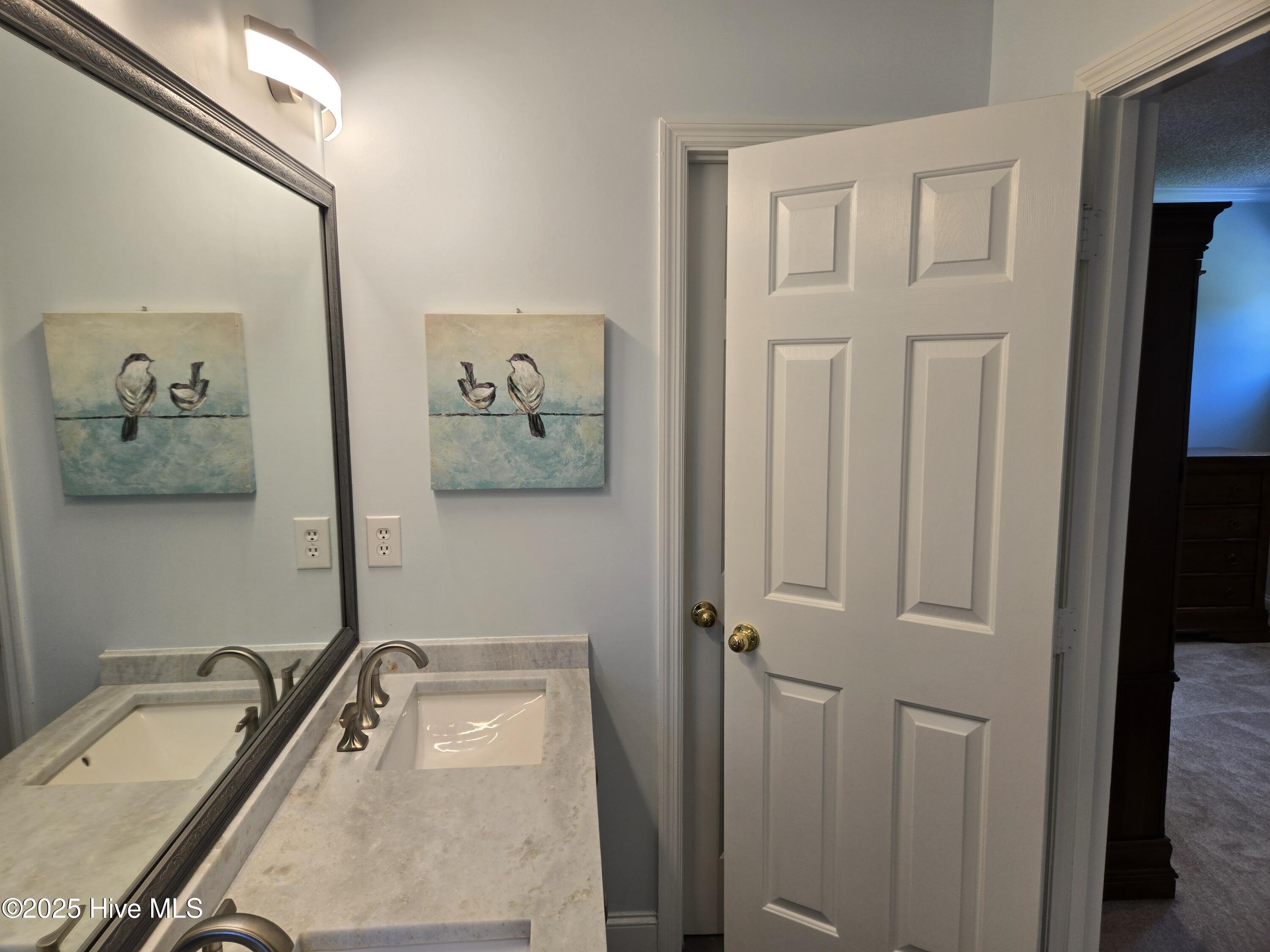 100517871 | Photo 23