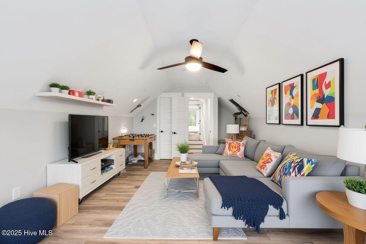 100544245 | Photo 39