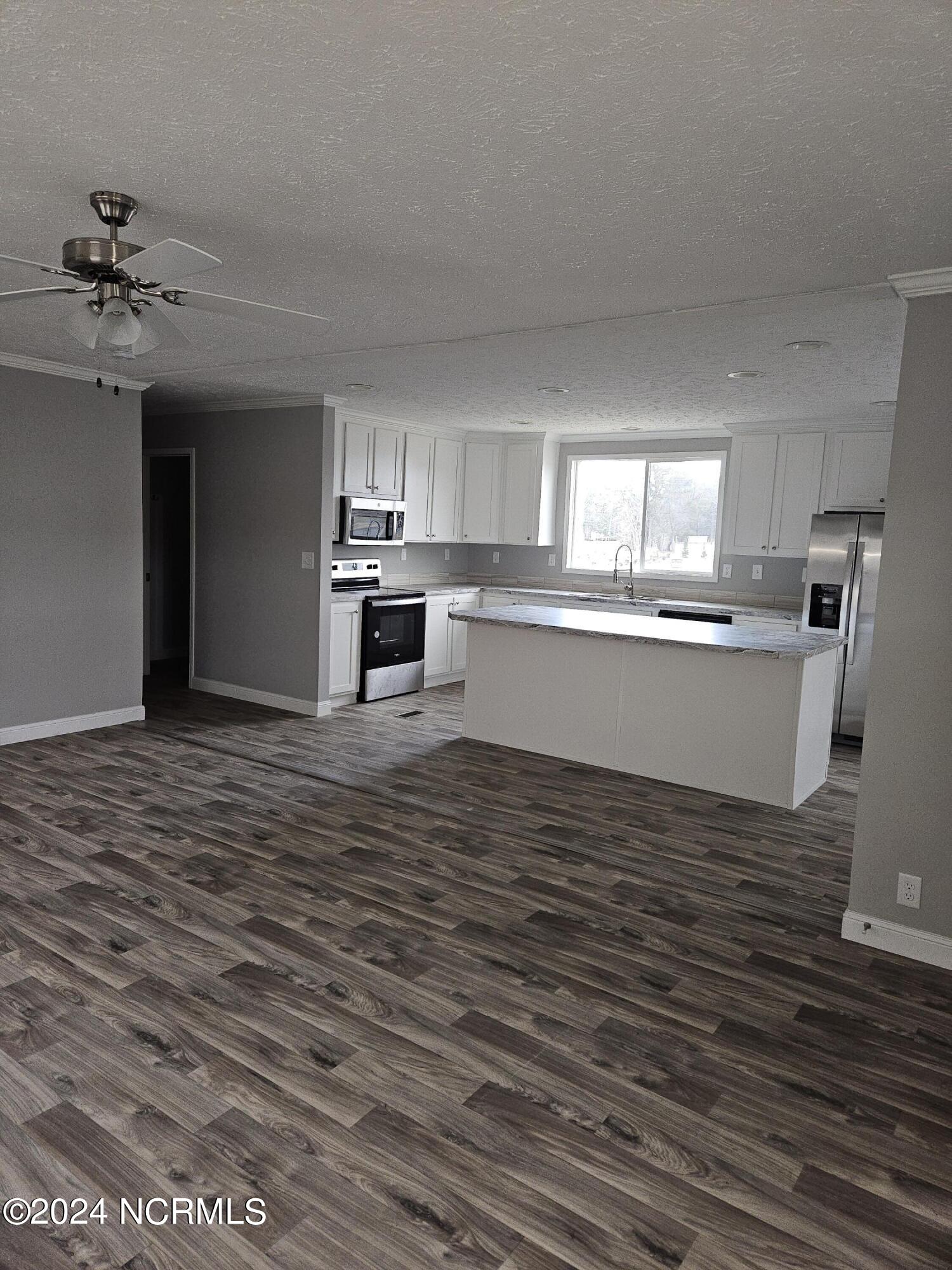 100569261 | Photo 10